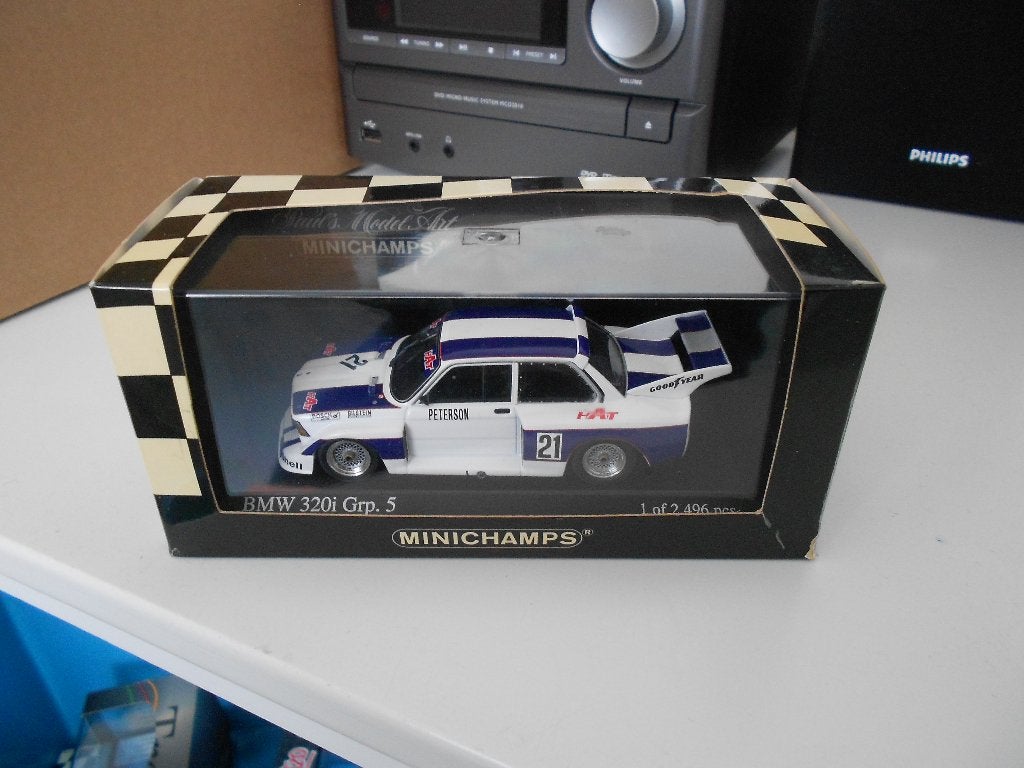 Bmw 320i  Gr5 DRM 1977            Minichamps, Hobby en Vrije tijd, Modelauto's | 1:43, Ophalen of Verzenden, Nieuw, Auto, MiniChamps