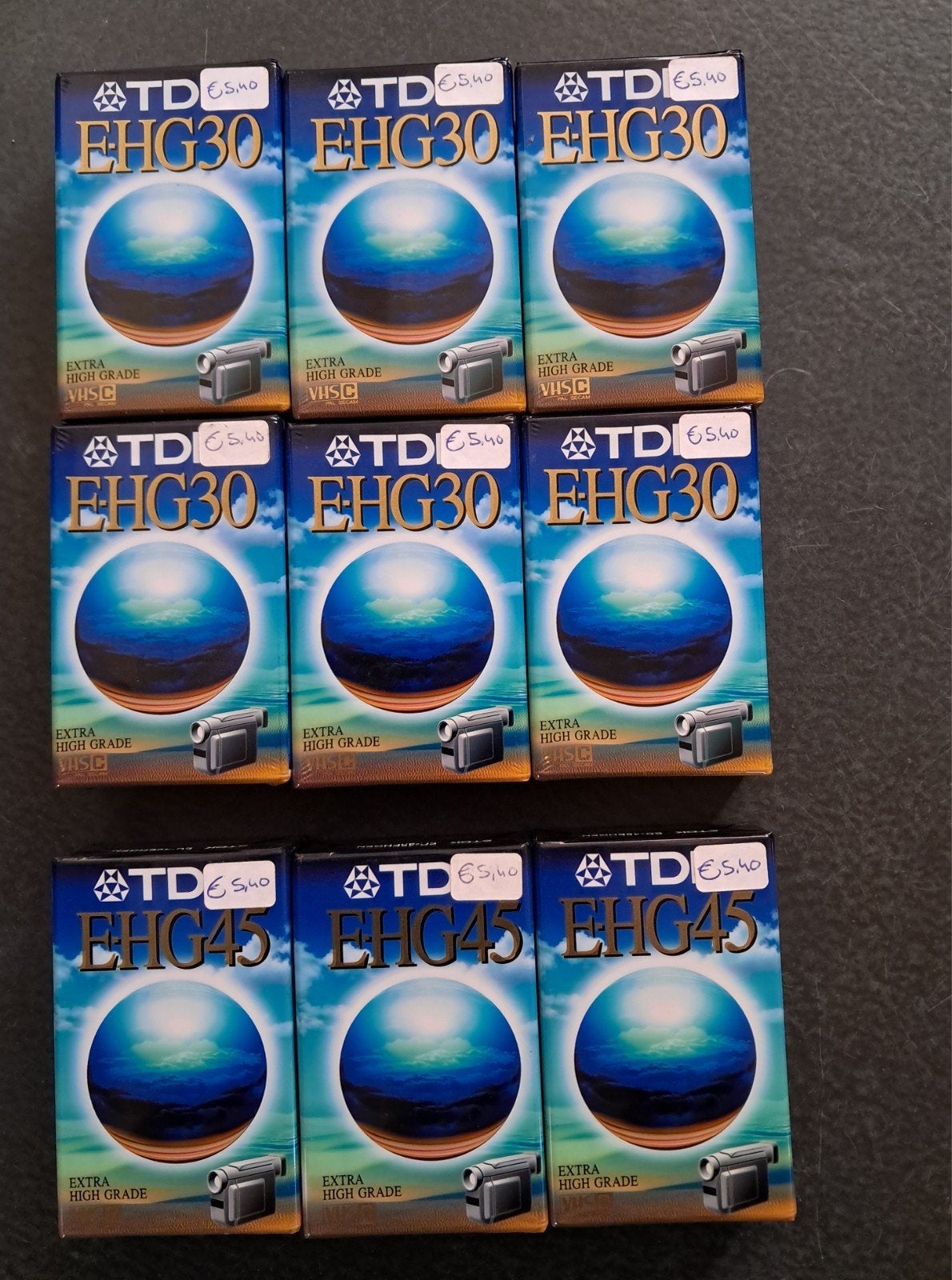 TDK E-HG30 en E-HG45 compacte videocasettes, Ophalen of Verzenden, VHS-C of SVHS-C, (Video)band