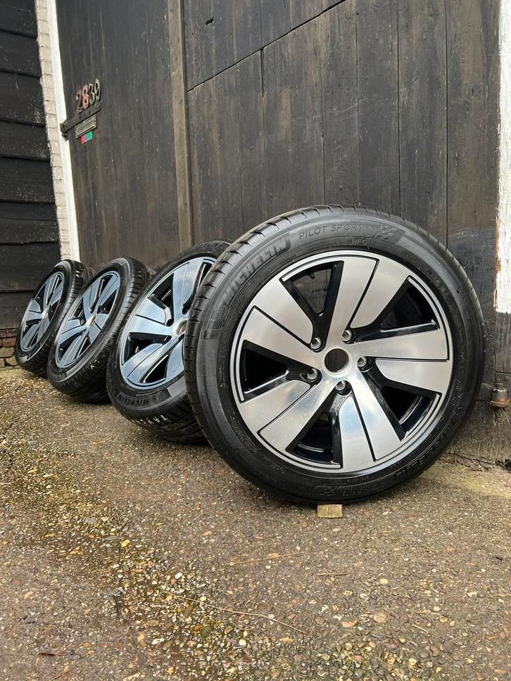 Originele Porsche taycan velgen 19? Michelin breedset zomer, Auto-onderdelen, 275 mm, Banden en Velgen, Niet ingevuld, Nieuw