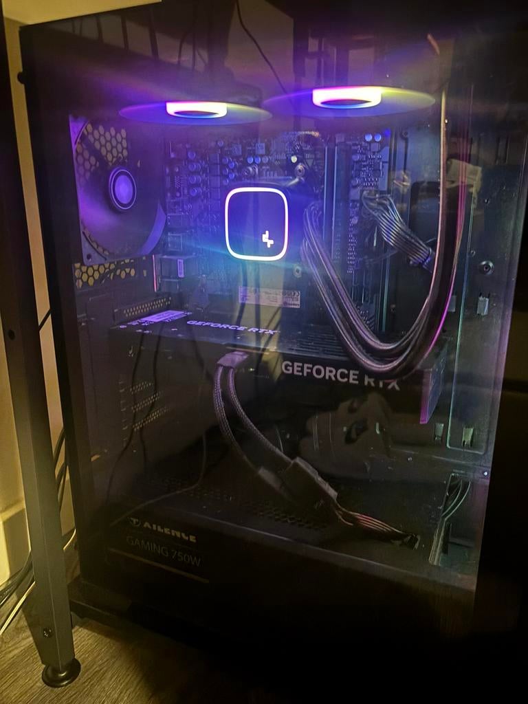 Gaming pc Met monitor, Computers en Software, Desktop Pc's, Ophalen, Met monitor, Zo goed als nieuw, Gaming