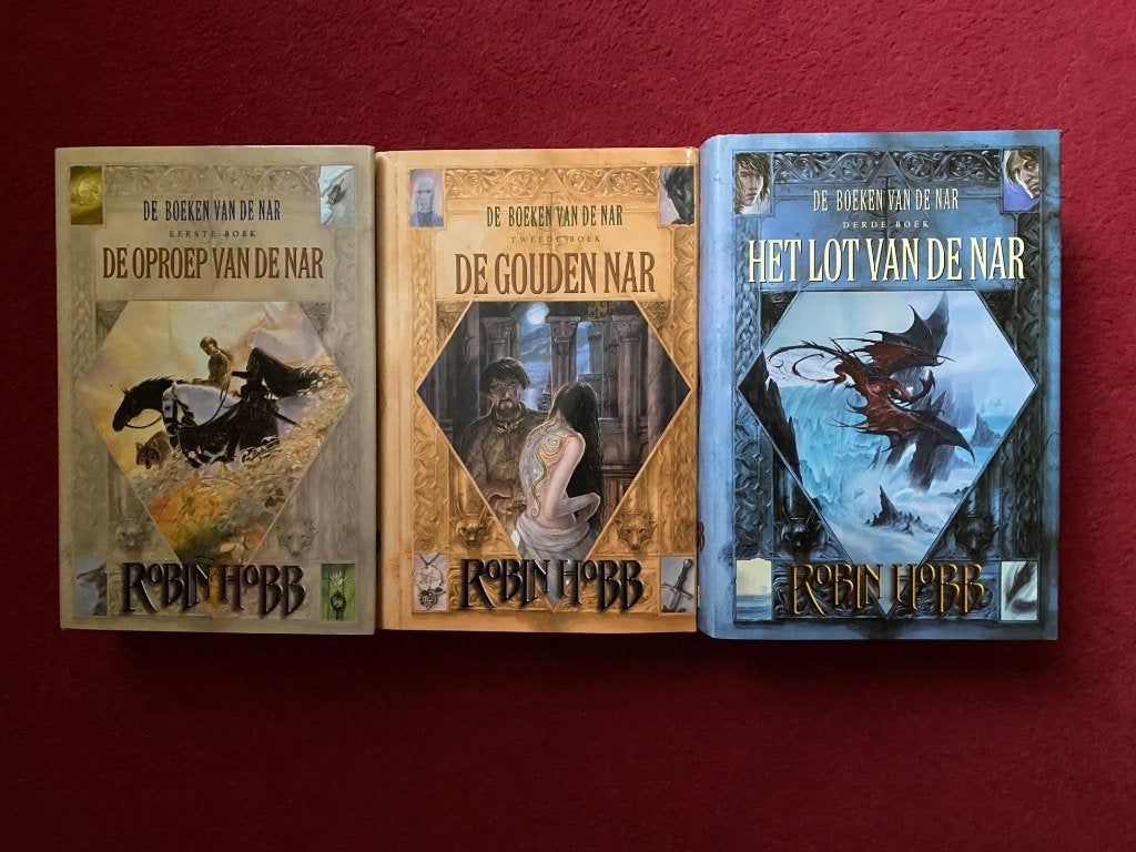 ROBIN HOBB DE BOEKEN VAN DE NAR DE COMPLETE TRILOGIE I GOEDE, Boeken, Ophalen of Verzenden, Gelezen
