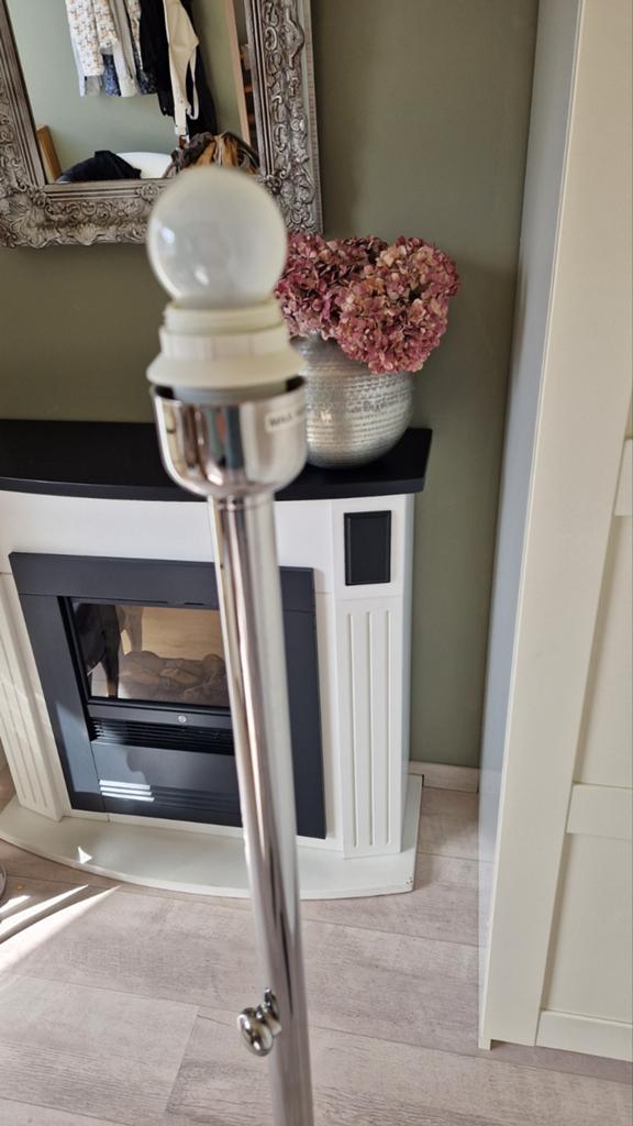 Moderne staande lamp - Chroom, Gebruikt, 100 tot 150 cm, Ophalen of Verzenden, Metaal