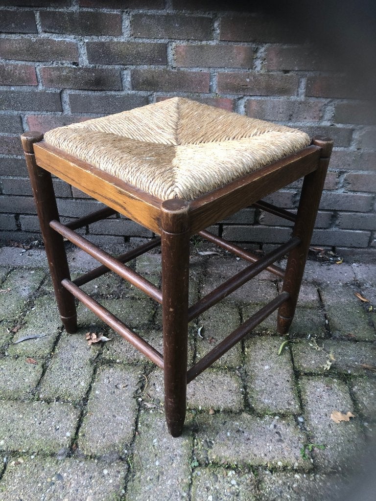 Oud Eiken Krukje met Biezen zitting, Antiek en Kunst, Ophalen