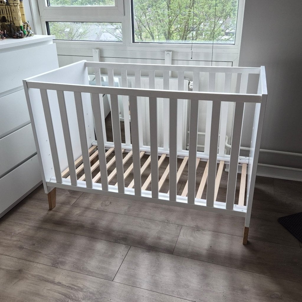 Ledikantje met Aerosleep matras, Ophalen, Zo goed als nieuw, Ledikant