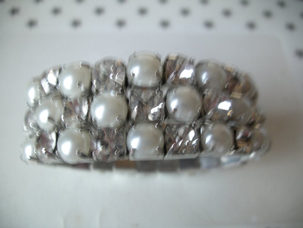 Een Zilverkleurige Armband met faux Parels en Strass, Verzenden, Overige materialen, Armband