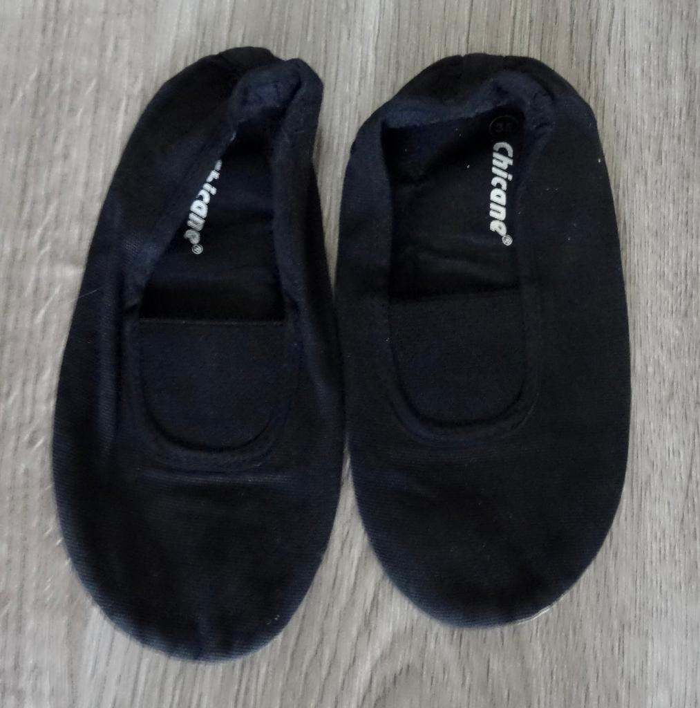 Zwarte gymschoenen turnschoenen maat 35, Ophalen of Verzenden, Zo goed als nieuw, Jongen of Meisje, Sportschoenen