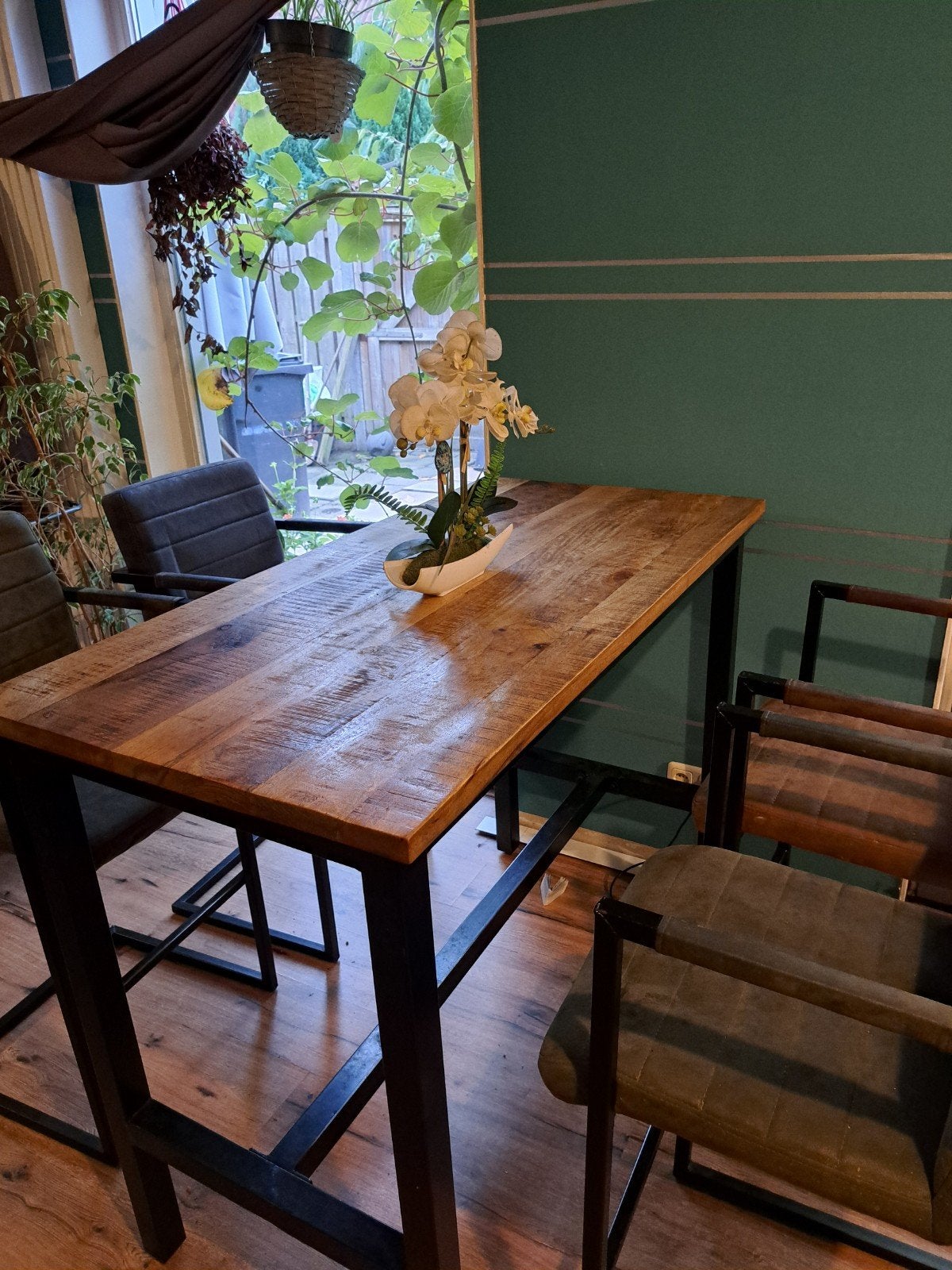 Robuuste bartafel met 4 barkrukken - Industrieel design, Huis en Inrichting, Gebruikt, 100 tot 150 cm, 50 tot 100 cm, Vier personen