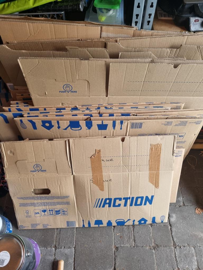 16 verhuisdozen van de Action., Ophalen, Doos, Minder dan 50 cm, Minder dan 40 cm