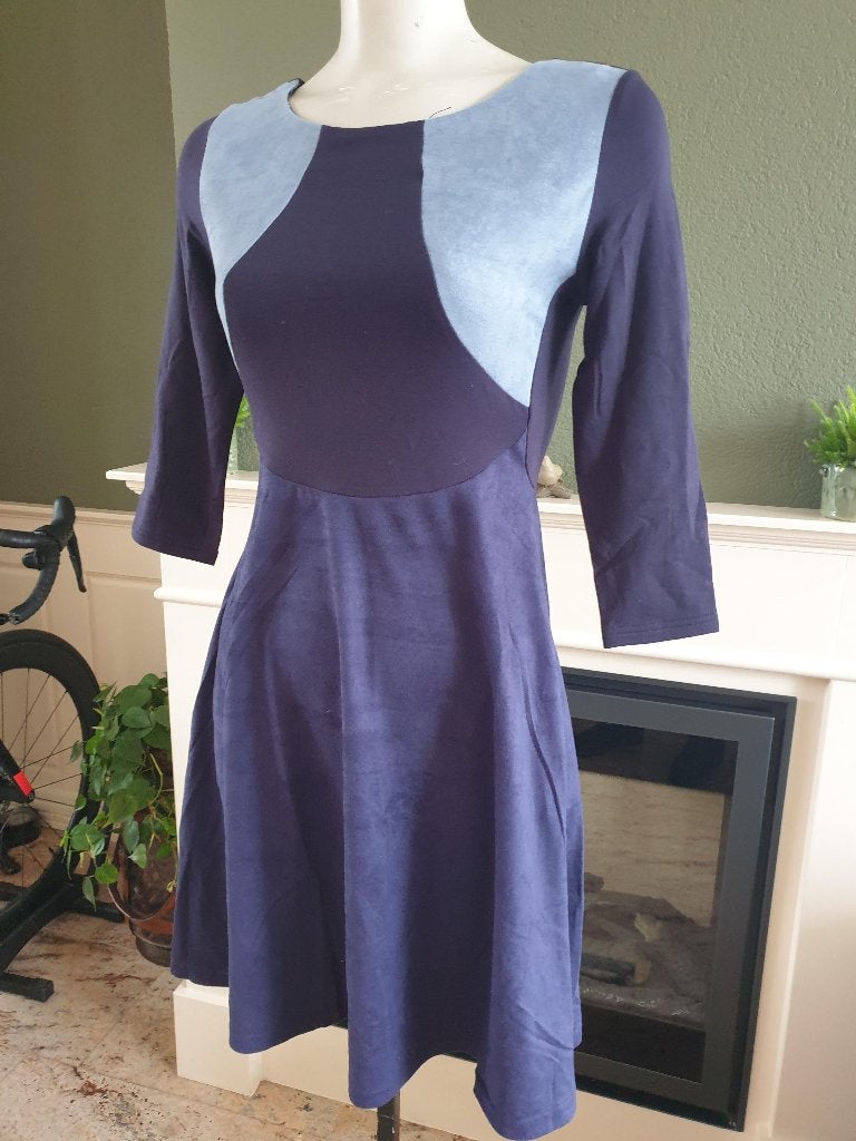Smash! Spaatz nieuwe suedine jurk XS 34, Kleding | Dames, Jurken, Smash!, Zo goed als nieuw, Knielengte, Maat 34 (XS) of kleiner