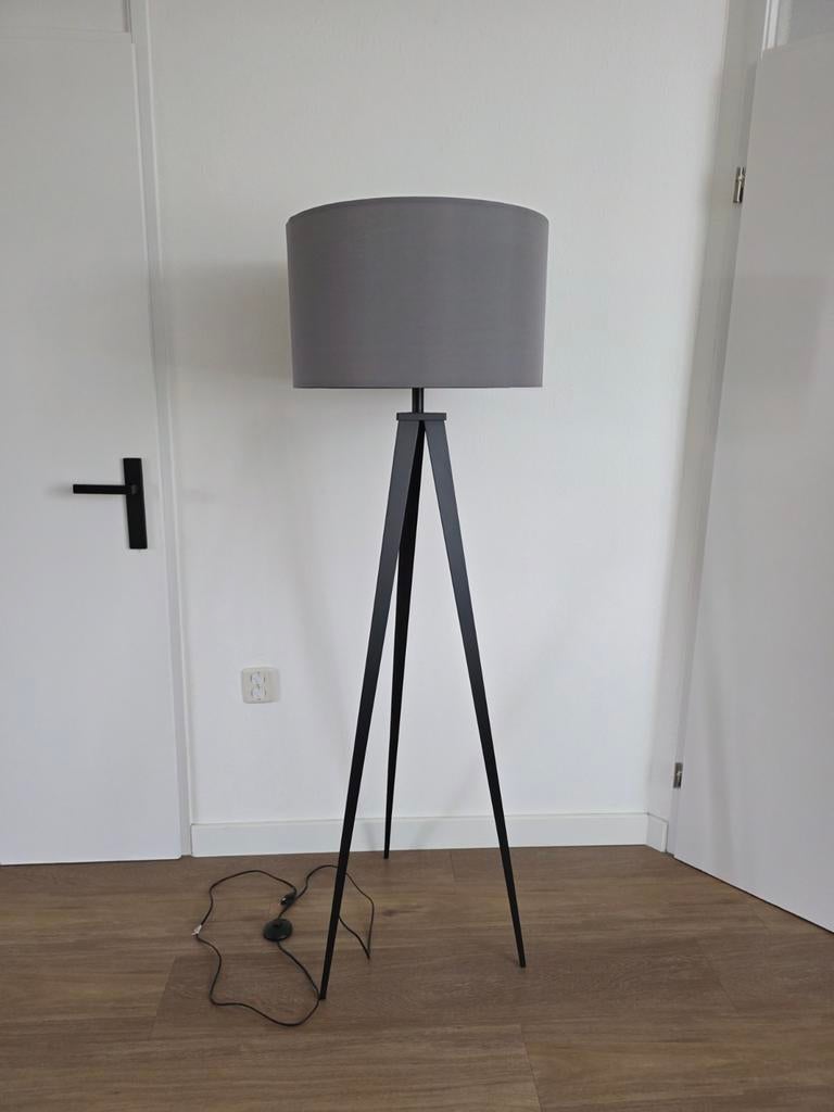 Vloerlamp, Ophalen, Modern, Industrieel, Zo goed als nieuw, Stof