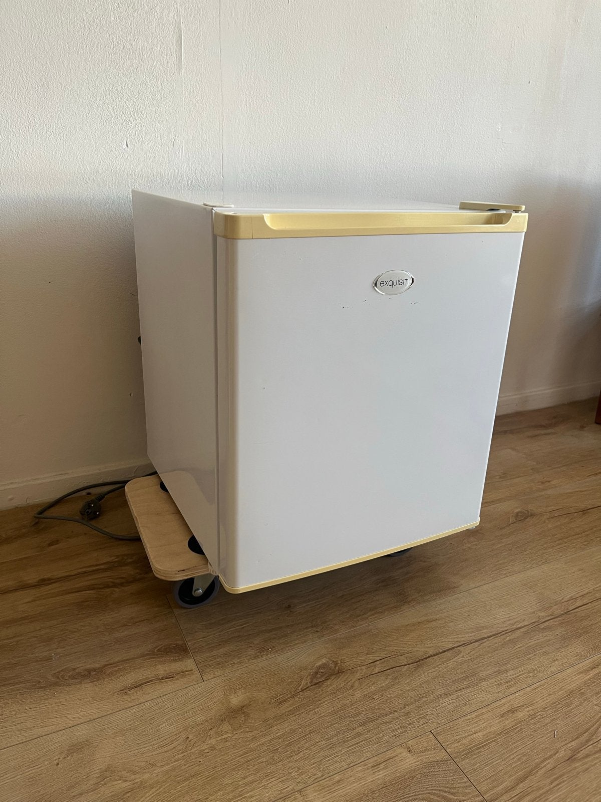 Exquisit Vriezer - Compact en Handig (52x44x52cm), Witgoed en Apparatuur, Gebruikt, Minder dan 85 cm, Minder dan 60 cm, Vrijstaand