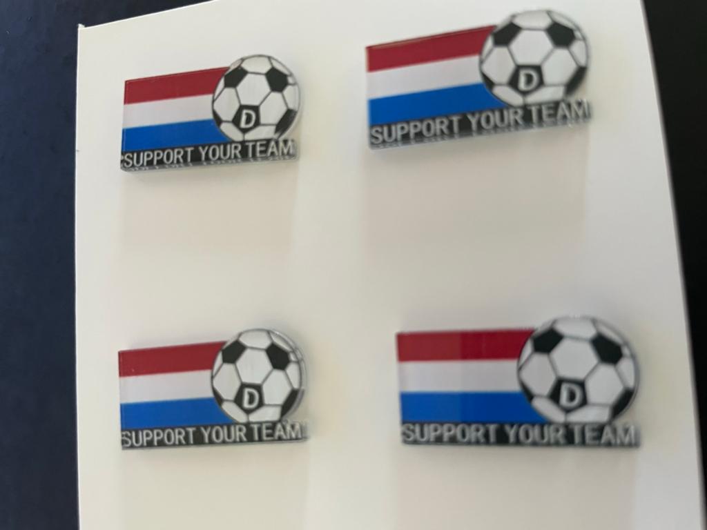 WK 2026 Speldjes - Nederlandse Vlag & Voetbal, Maat XL, Ophalen of Verzenden, Nieuw, Overige typen
