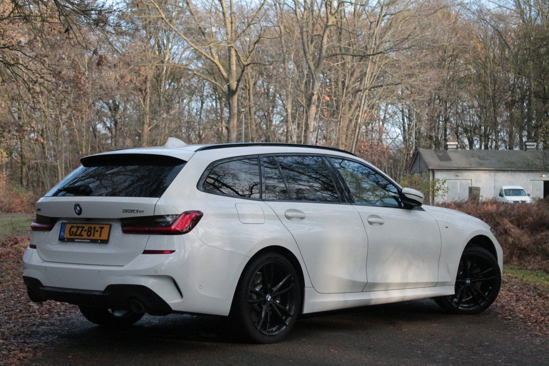 BMW 3-serie 330e xDrive M-sport | Laser | HUD | Pano | Blind, Auto's, Gebruikt, 4 cilinders, Overige brandstoffen, Wit