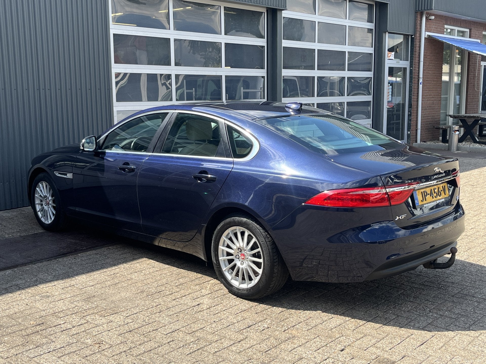 Jaguar XF 2.0d Prestige export €5950 Airco Cruise controle, Auto's, Gebruikt, 4 cilinders, Blauw, Bedrijf