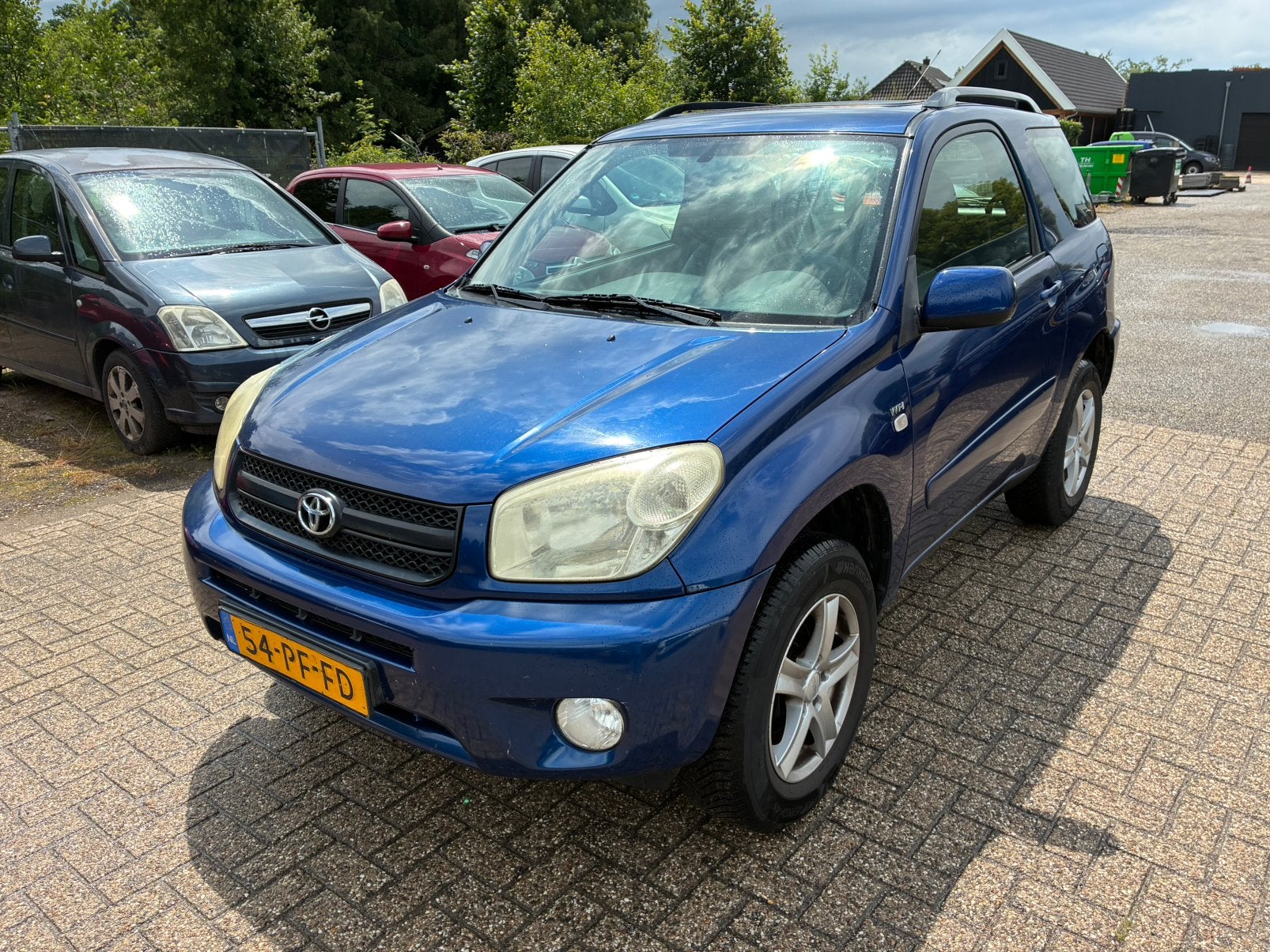 Toyota Rav4 1.8 3DR Linea Terra 2004 Blauw, Auto's, Voorwielaandrijving, 4 cilinders, 1095 kg, 49 €/maand