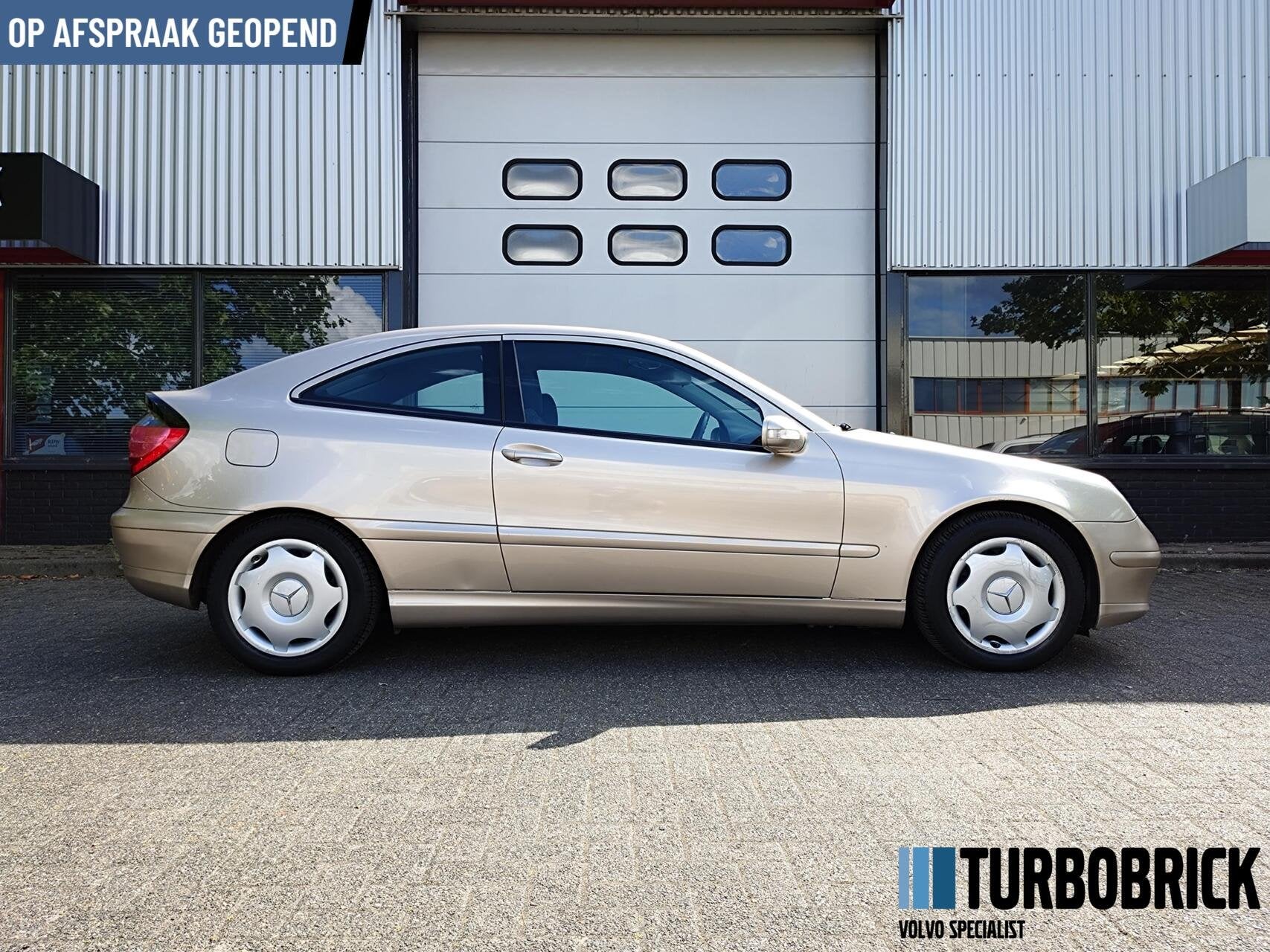Mercedes C-klasse Sportcoupé 200k. |Weinig km | Clima | Cru, Gebruikt, Zwart, 4 cilinders, 4 stoelen