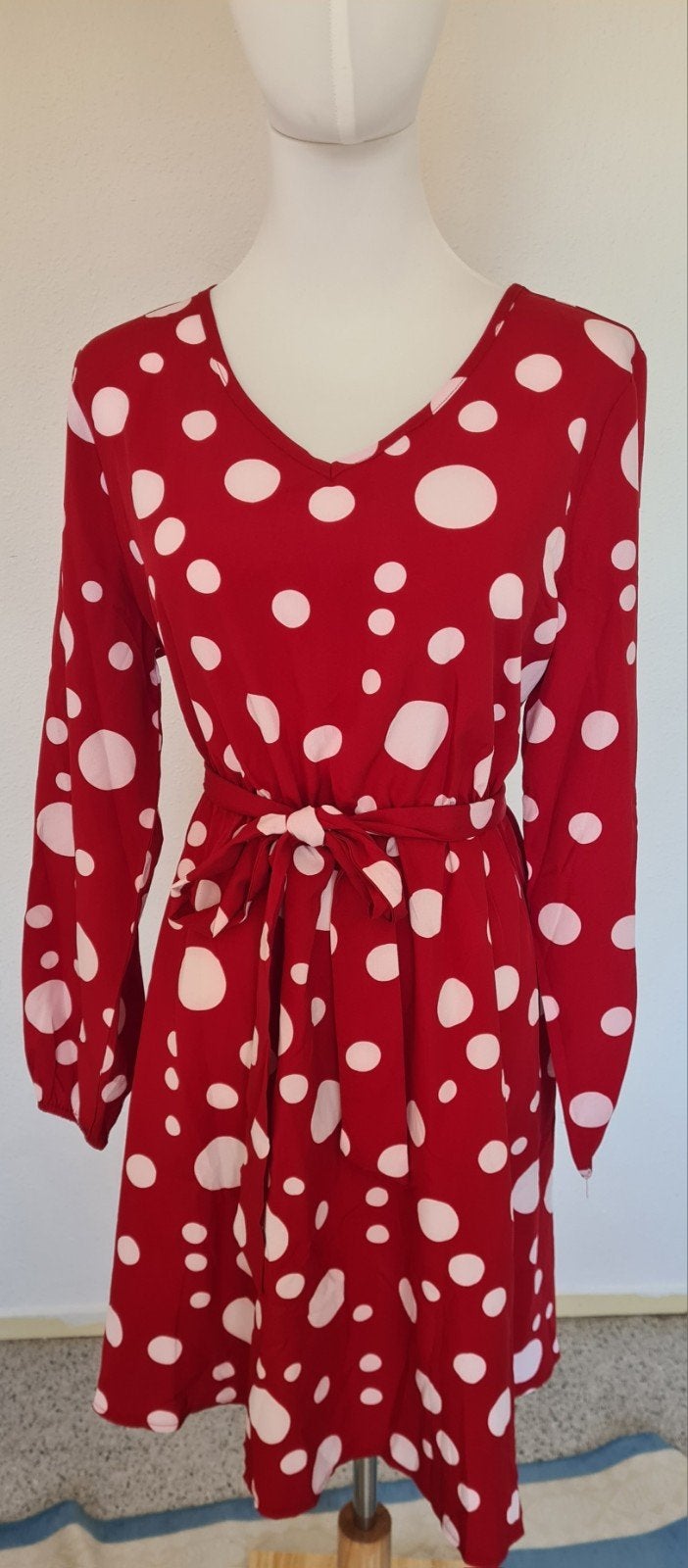 Rode jurk met witte stippen - Shein Curve 0XL, Kleding | Dames, Maat 46/48 (XL) of groter, Nieuw, Ophalen of Verzenden, Shein Curve