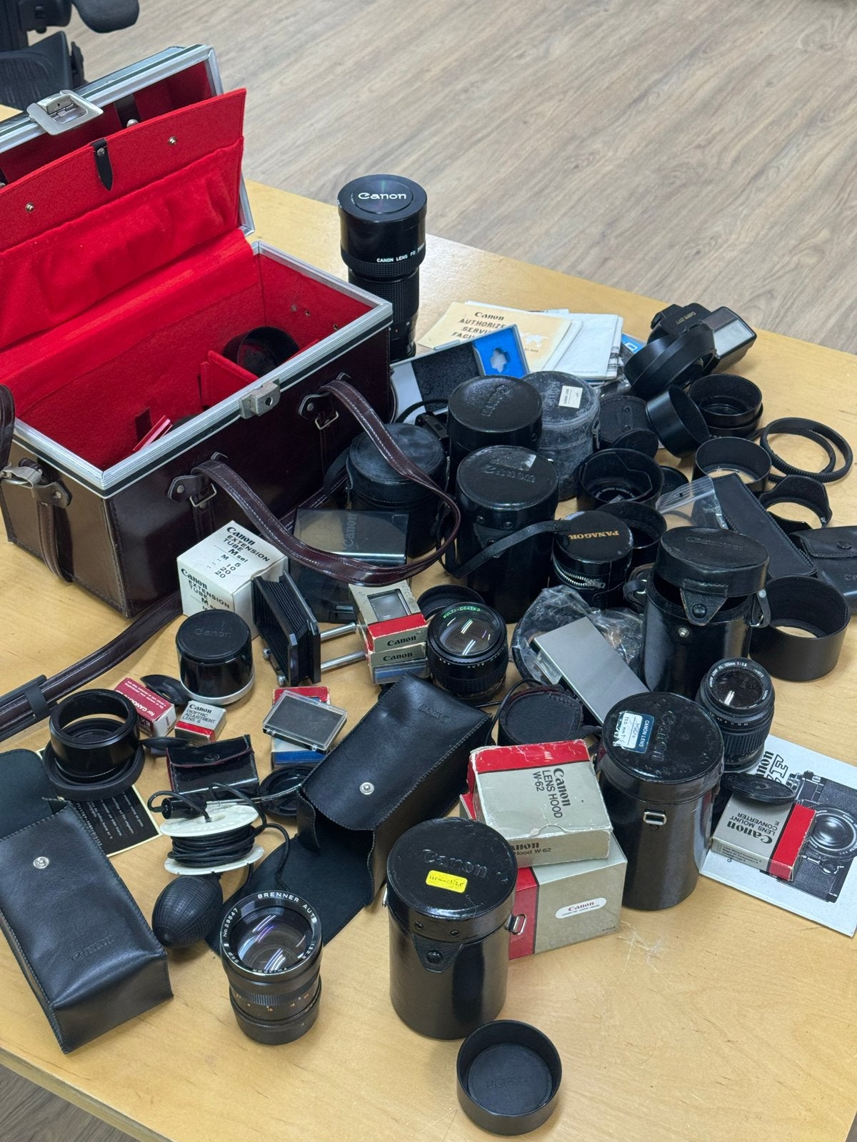 Grote partij Canon FD toebehoren, lenzen en handleidingen, Gebruikt, Canon, Canon FD, Ophalen of Verzenden