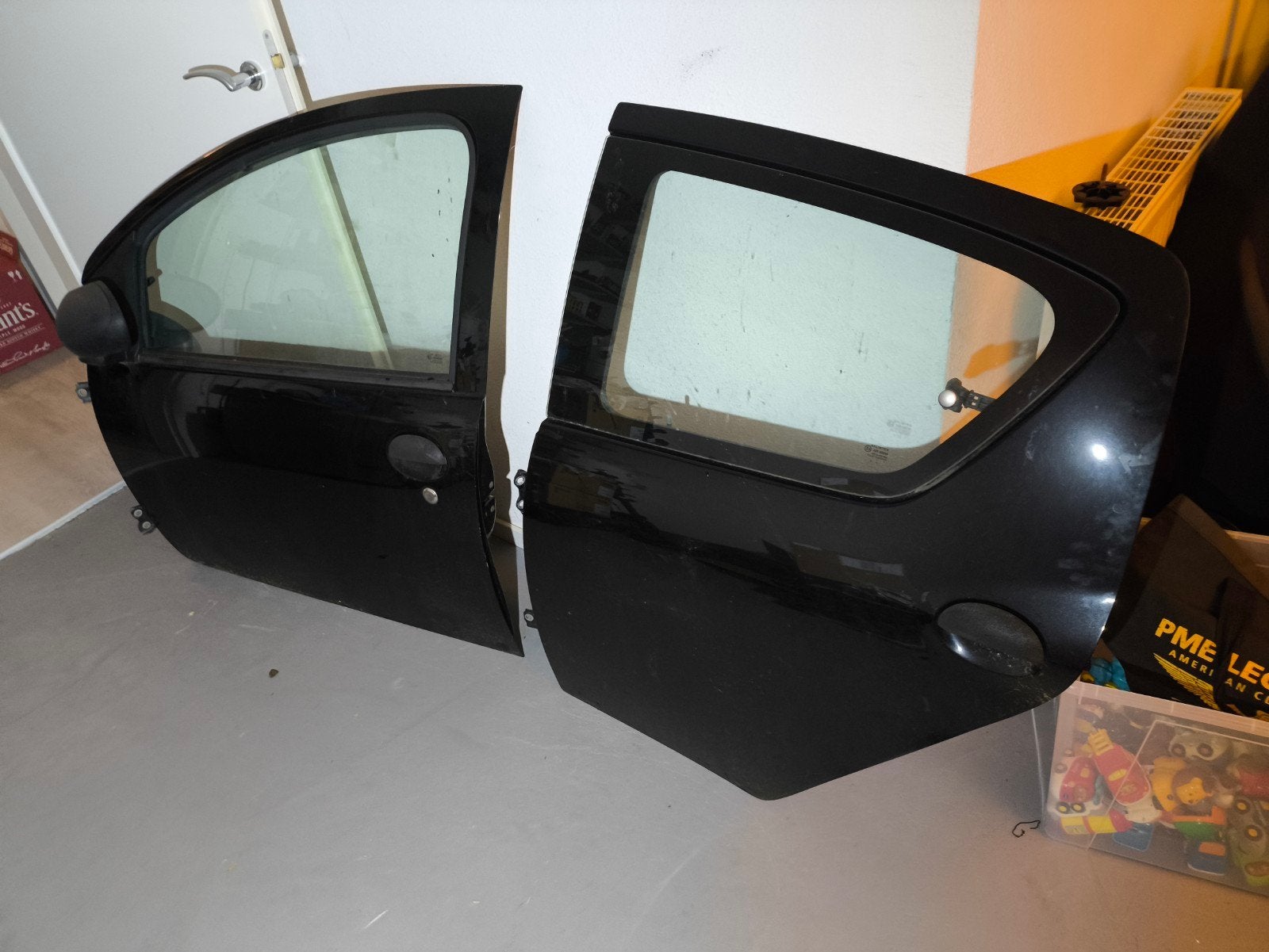 bestuurderskant voor- en achterdeur Zwart C1 Aygo 2005-2014, Auto-onderdelen, Ophalen of Verzenden, Voor, Peugeot, Deur