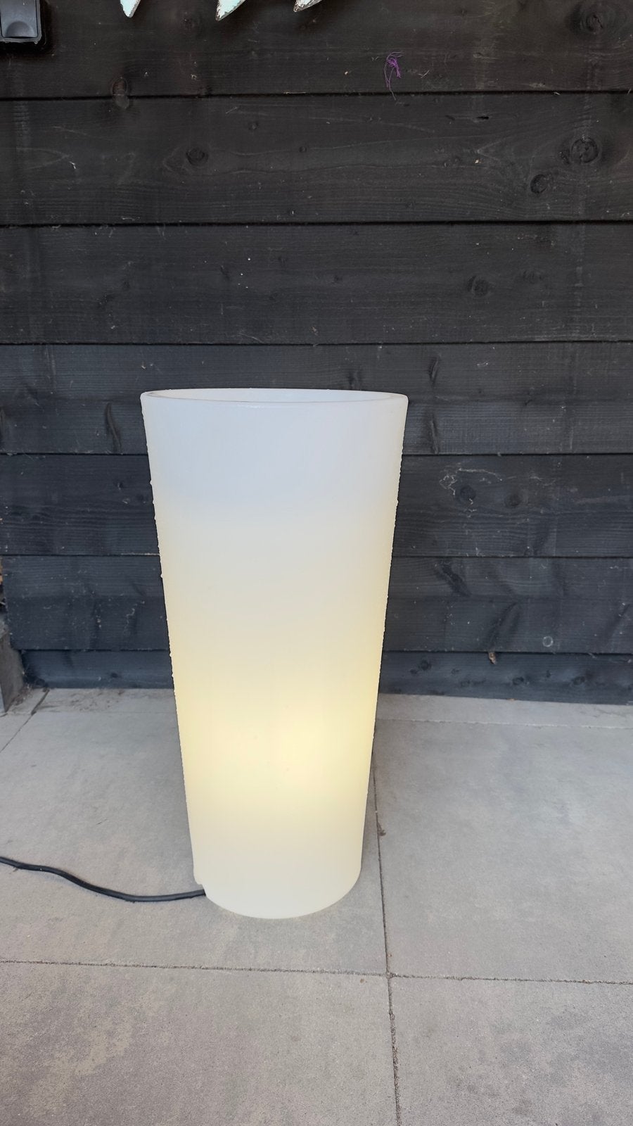 Kunststof plantenbak met Philips Hue kleurenlamp, Kunststof, Rond, Zo goed als nieuw, Balkon
