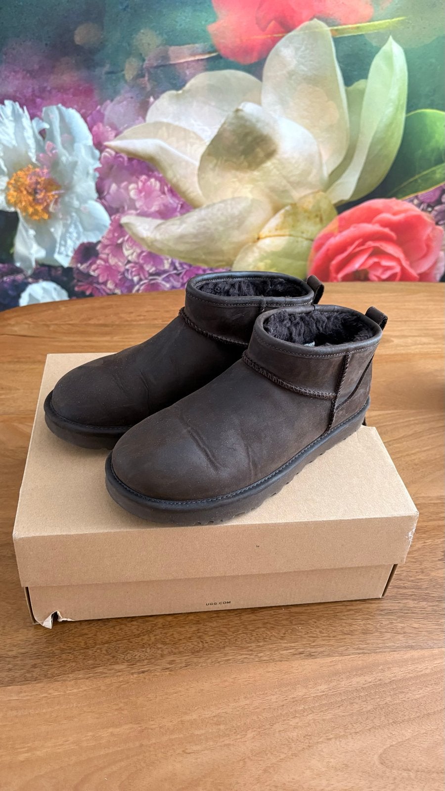 Uggs Classic Ultra Mini Chocolade Bruin Maat 38, Ophalen of Verzenden, Zo goed als nieuw, Bruin, Lage of Enkellaarzen