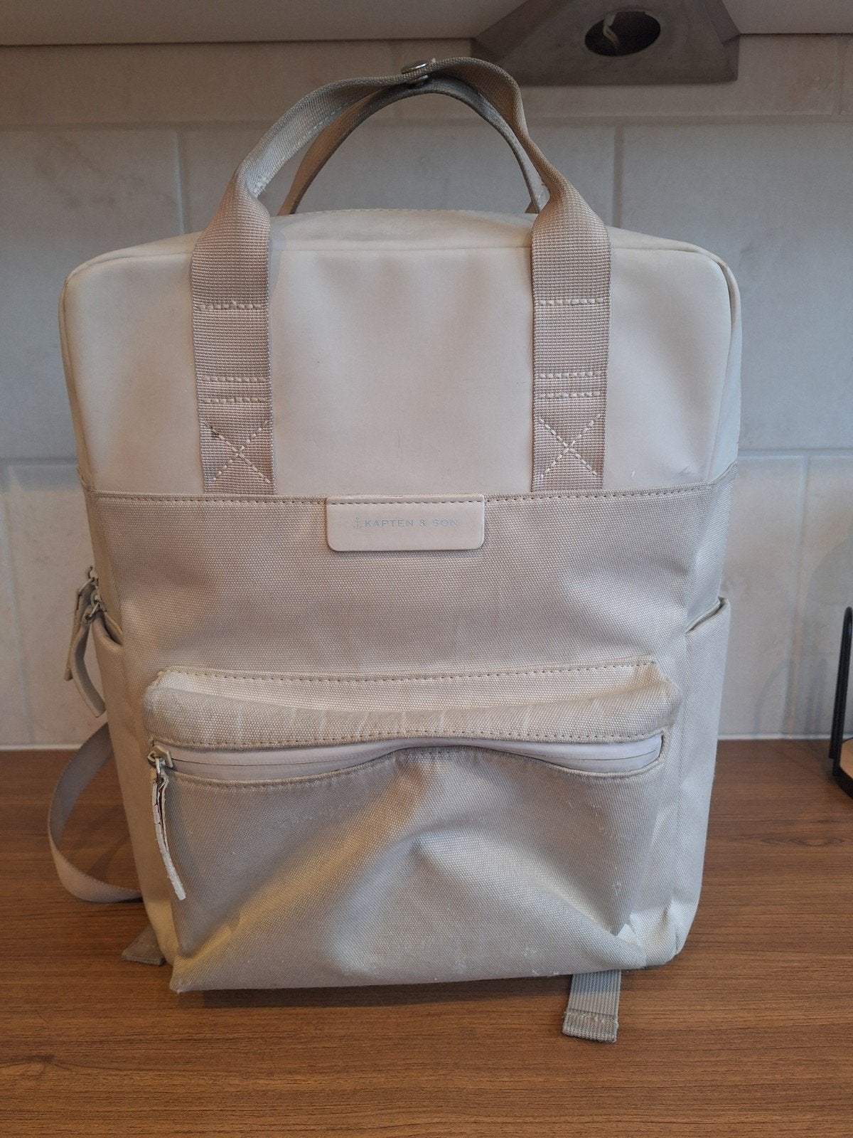Rugtas Kapten & Son Bergen Pro Sandstone, Sieraden, Tassen en Uiterlijk, Tassen | Rugtassen, Overige merken, 25 tot 40 cm, Ophalen of Verzenden