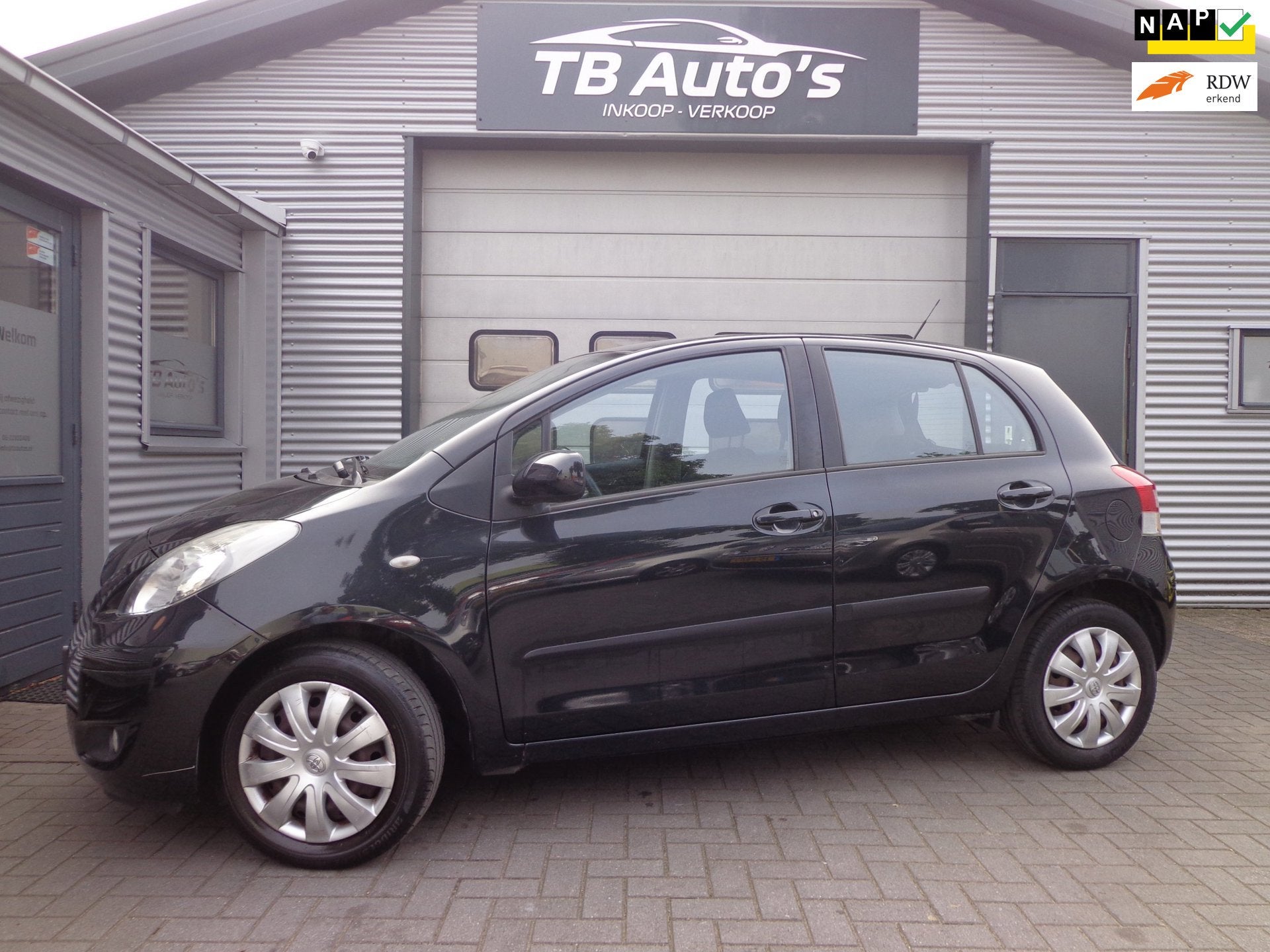 Toyota Yaris 1.3 VVTi Aspiration 5-DRS AIRCO / APK 16-09-202, Auto's, Voorwielaandrijving, 1025 kg, Zwart, 4 cilinders