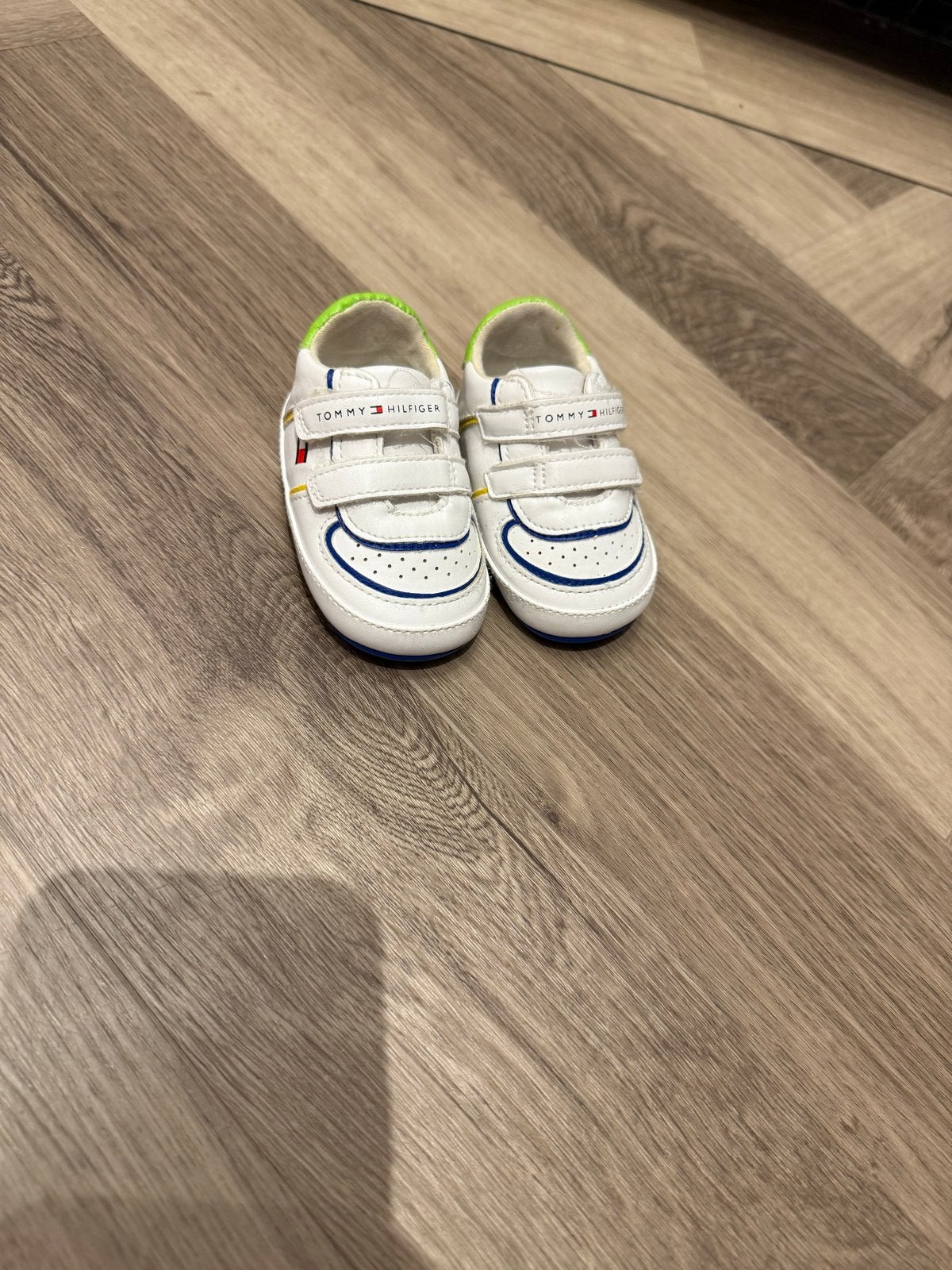 Tommy Hilfiger babyschoentjes maat 18, Ophalen of Verzenden, Zo goed als nieuw, Jongetje of Meisje, Schoentjes