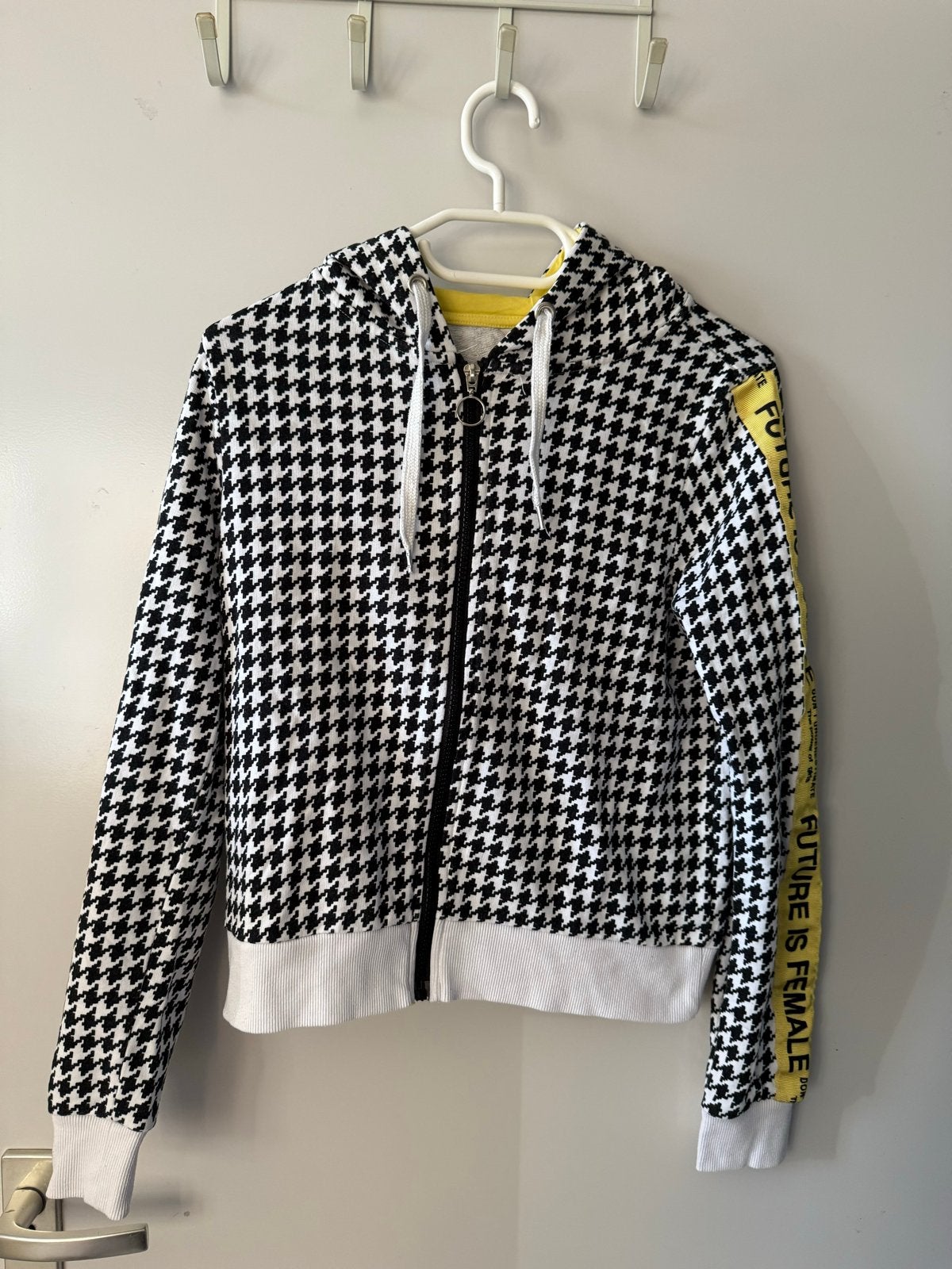 Clockhouse Vest met tekst op mouwen, maat S, Ophalen of Verzenden, Zo goed als nieuw, Maat 36 (S), Zwart