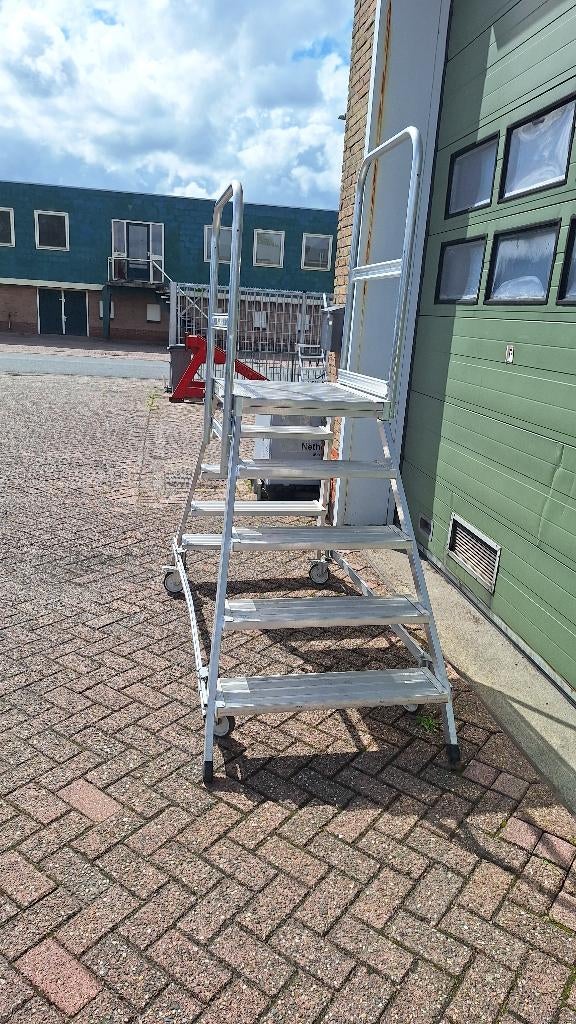 Bordestrap magazijntrap onderhoudstrap bordeshoogte 120 cm, Doe-het-zelf en Verbouw, Ladders en Trappen, Ophalen, Gebruikt, Trap