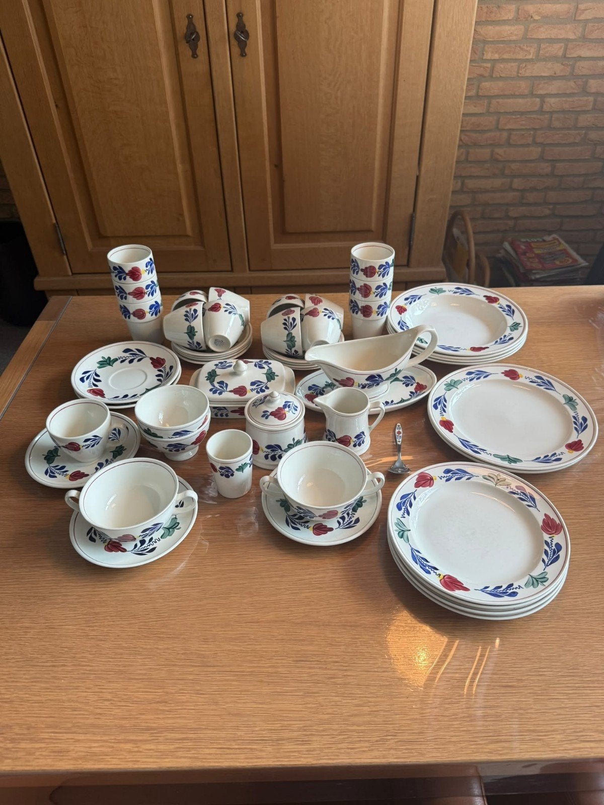 Vintage Boerenbont Servies - Compleet en Zo Goed als Nieuw, Huis en Inrichting, Ophalen, Overige merken, Keramiek, Landelijk/Boerenbont