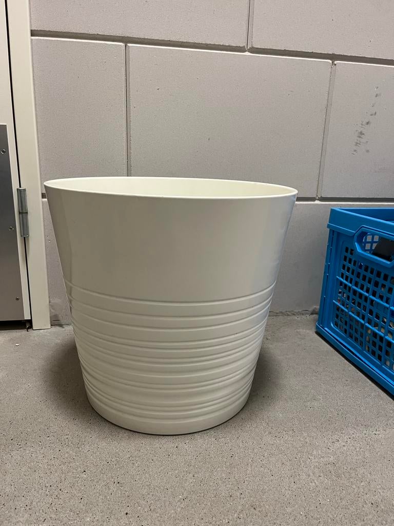 Grote IKEA plantenpot, Tuin en Terras, Bloembakken en Plantenbakken, Ophalen, Kunststof, Gebruikt, Minder dan 30 cm