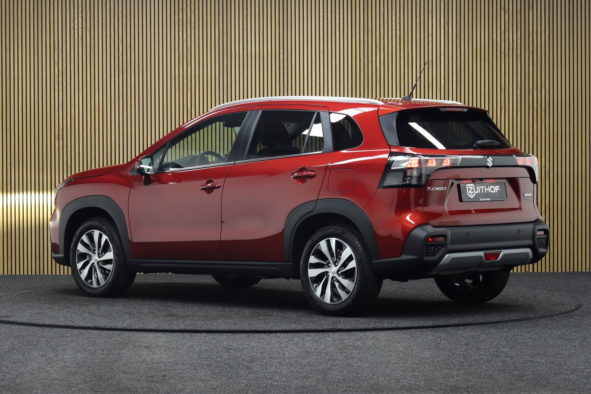 Suzuki S-Cross 1.4 Boosterjet Automaat Style Hybrid | € 3., Auto's, Suzuki, Dealer onderhouden, Gebruikt, Zwart, 4 cilinders