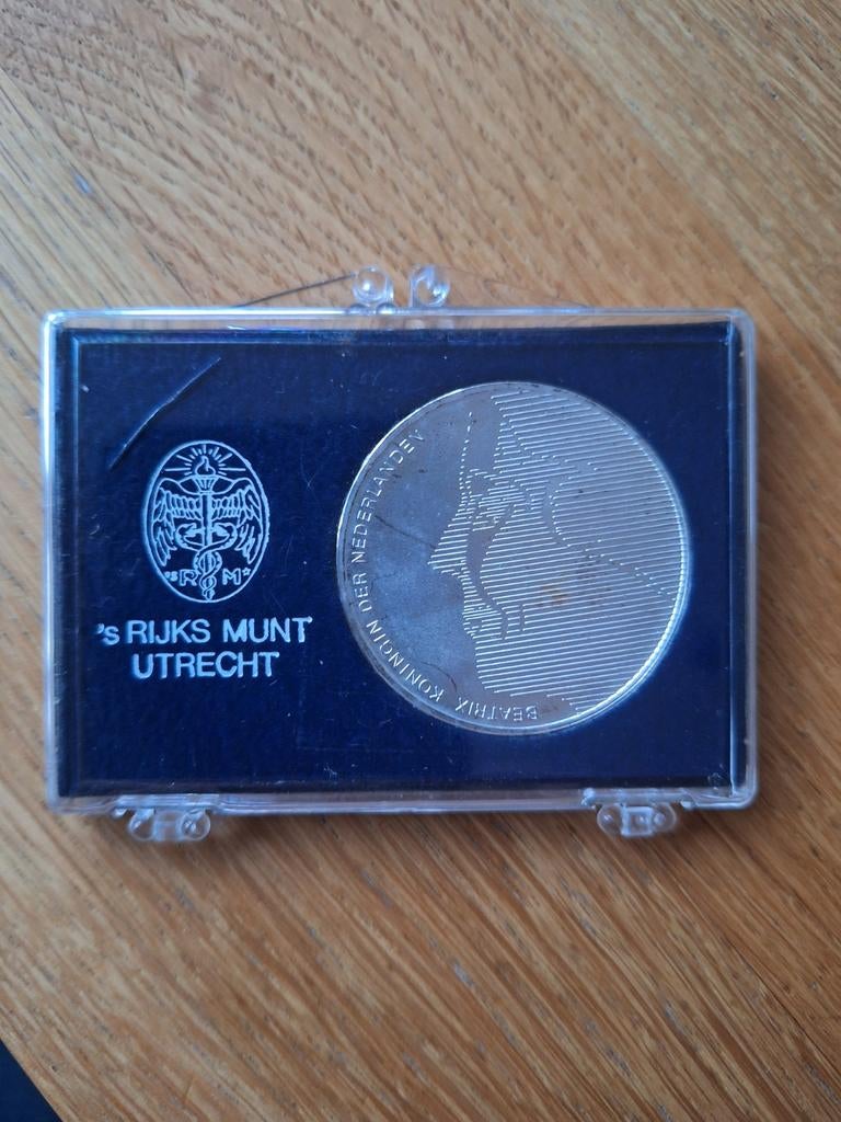 Zilveren 50 Gulden Munt Willem van Oranje Herdenking 1984, Koningin Beatrix, Zilver, Ophalen of Verzenden, Losse munt