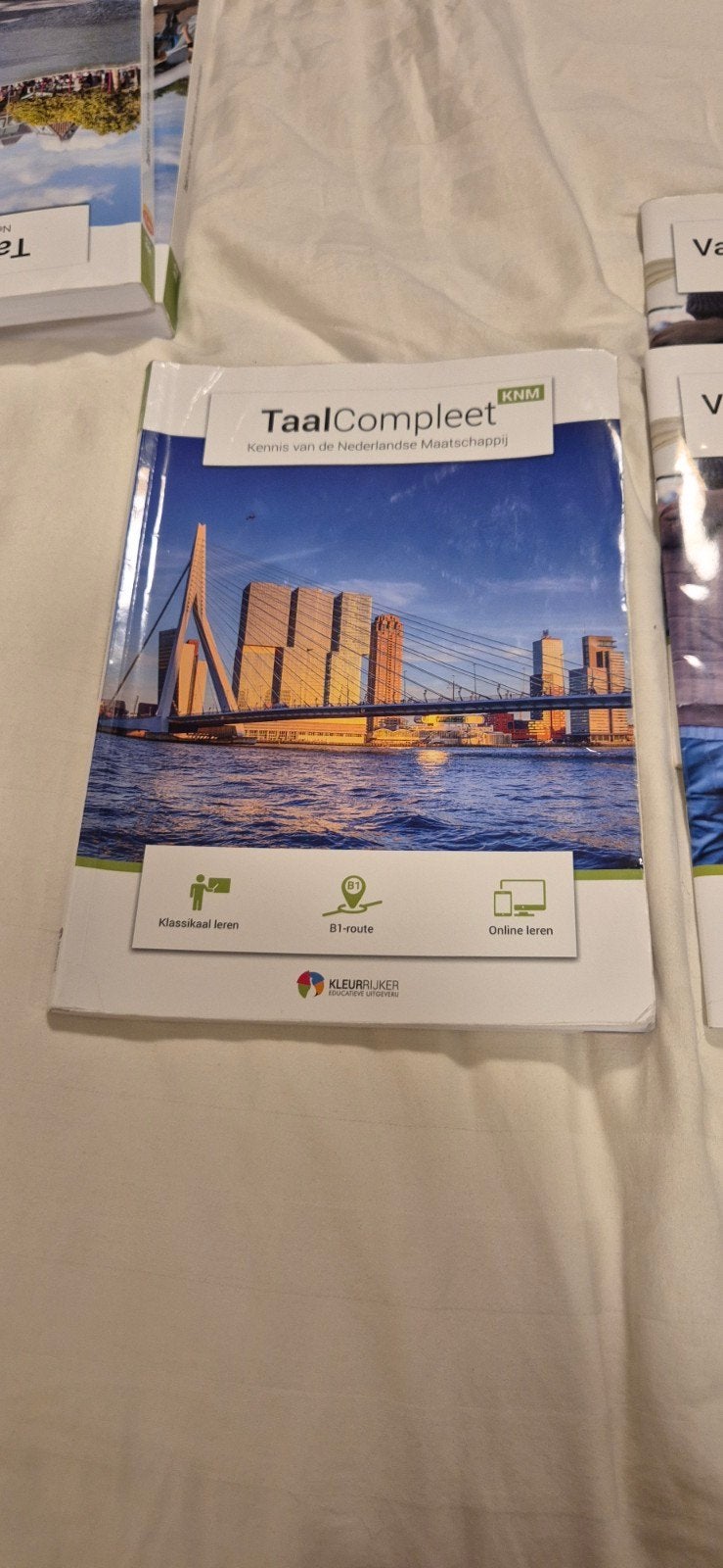 Knm taalcompleet, Ophalen, Maandkalender