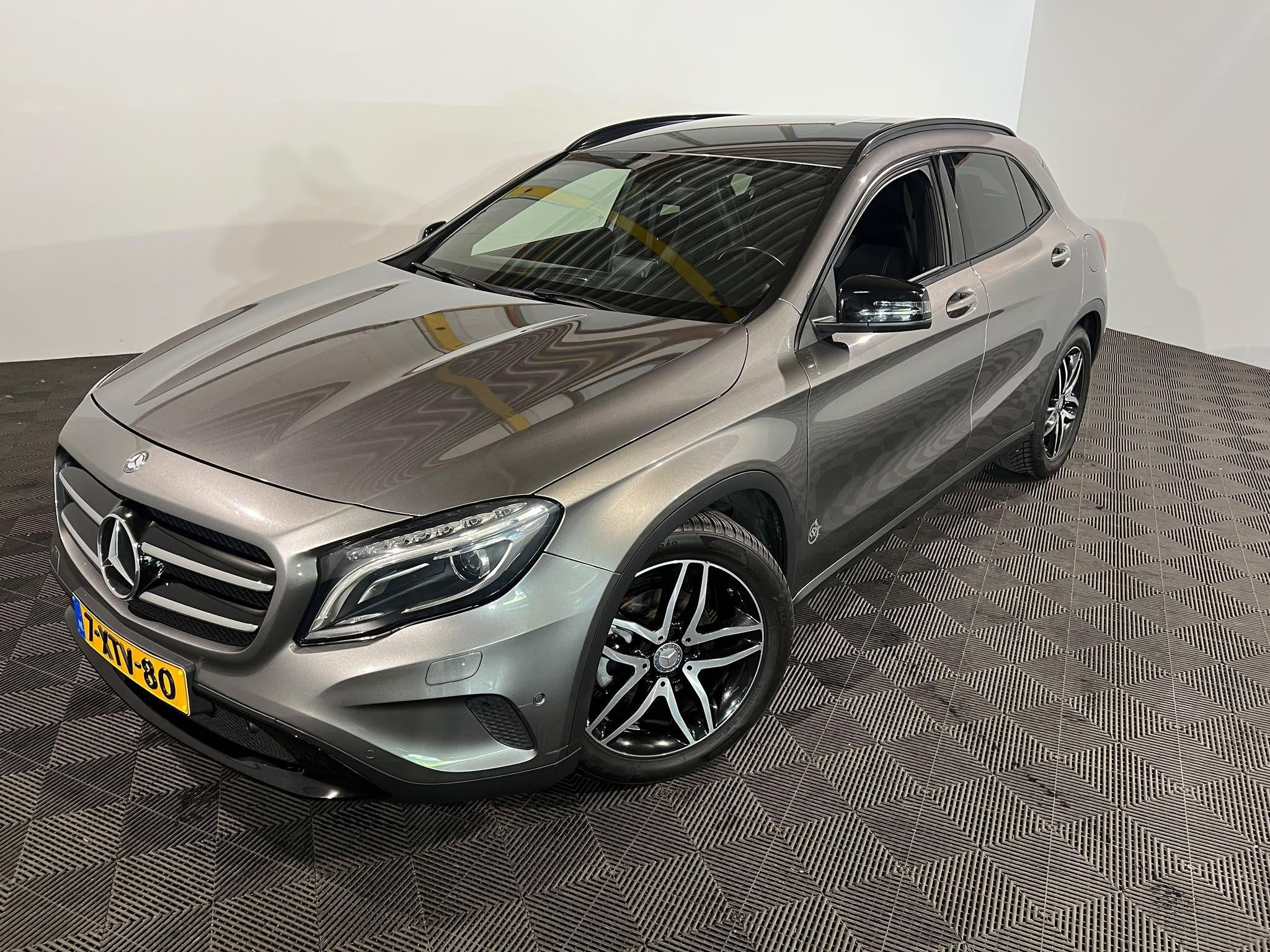 Mercedes-Benz GLA-klasse 200 Ambition AUTOMAAT, Auto's, 715 kg, Leder en Stof, Bedrijf, 1335 kg