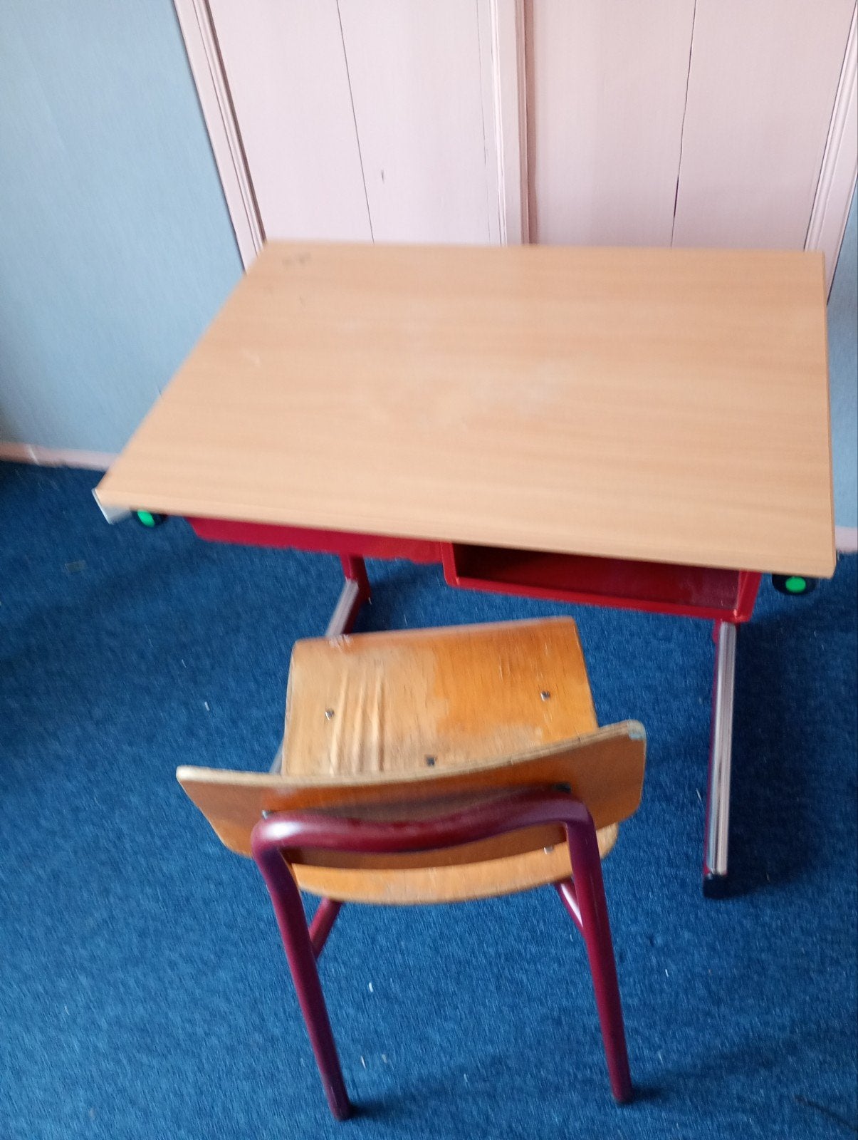 Kinderbureau met stoel - Gebruikt, Ophalen, Met lades, Gebruikt, Hout