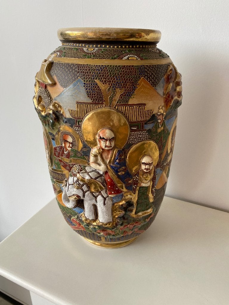 Antieke Japanse Satsuma Vaas met Reliëfdecoratie, Antiek en Kunst, Antiek | Vazen, Ophalen