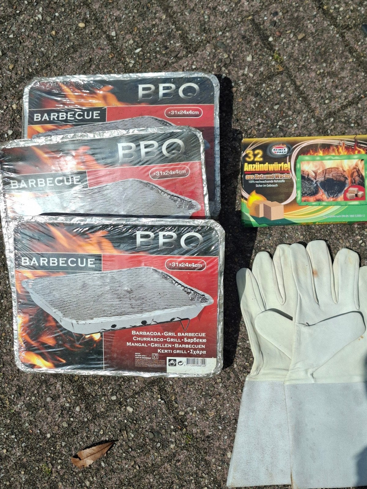Wegwerp BBQ's, aanmaakblokjes en BBQ handschoenen, Ophalen of Verzenden, Gebruikt, Diverse