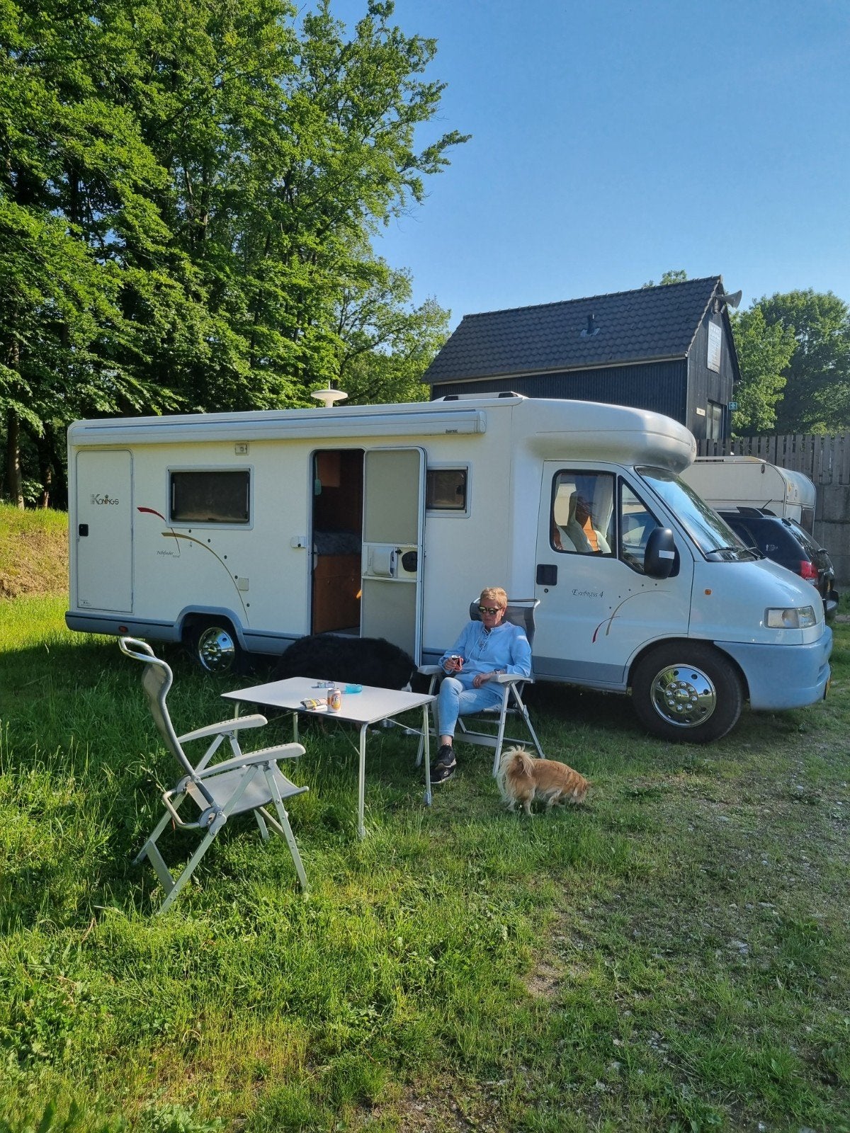 Caravans And Camping Compacte