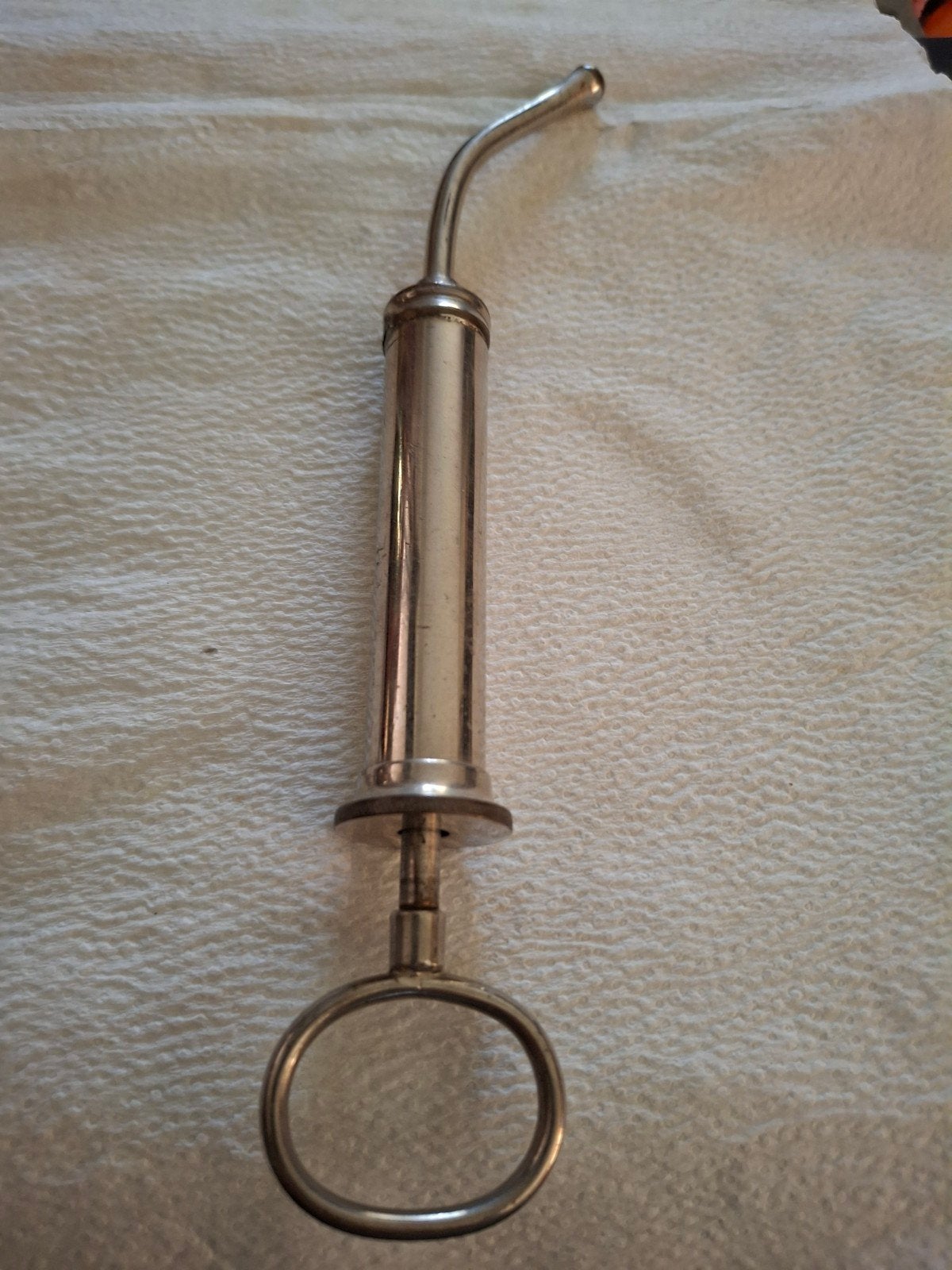 Antieke metalen clysma spuit - medisch/veterinair instrument, Antiek en Kunst, Ophalen of Verzenden