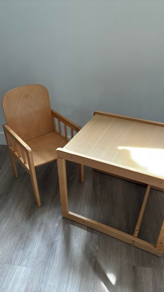 Kinder stoeltje met tafeltje. Kinderstoel.Vintage.Jaren 80, Kinderen en Baby's, Kinderkamer | Tafels en Stoelen, Ophalen, Zo goed als nieuw