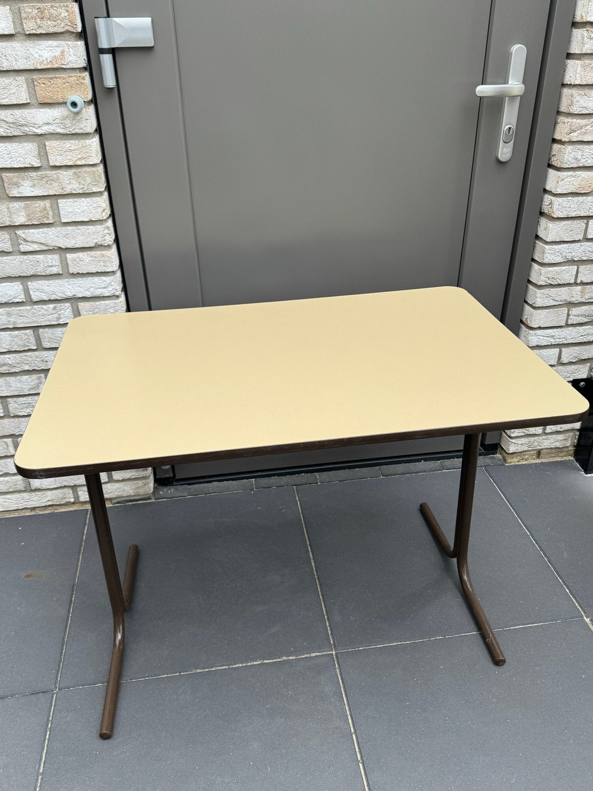 Prima campingtafel - Ideaal voor vouwwagen of tent, Caravans en Kamperen, Ophalen, Gebruikt, Campingtafel