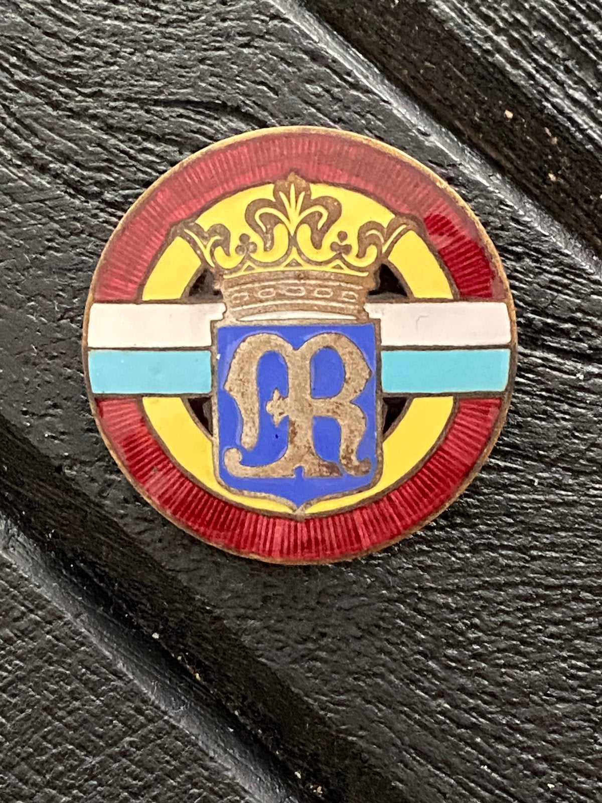 Antieke gemailleerde broche speld met kroon, Sieraden, Tassen en Uiterlijk, Antieke sieraden, Verzenden, Overige materialen, Broche