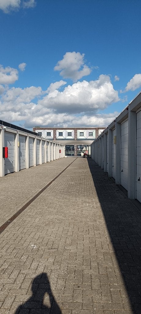 Garage/ opslagruimte te huur, Auto diversen, Autostallingen en Garages