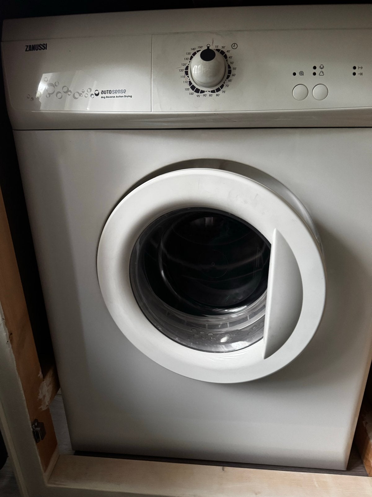 Zanussi Luchtafvoerdroger ZTA 140 - Betrouwbaar en Efficiënt, Ophalen, 6 tot 8 kg, Gebruikt, Luchtafvoer