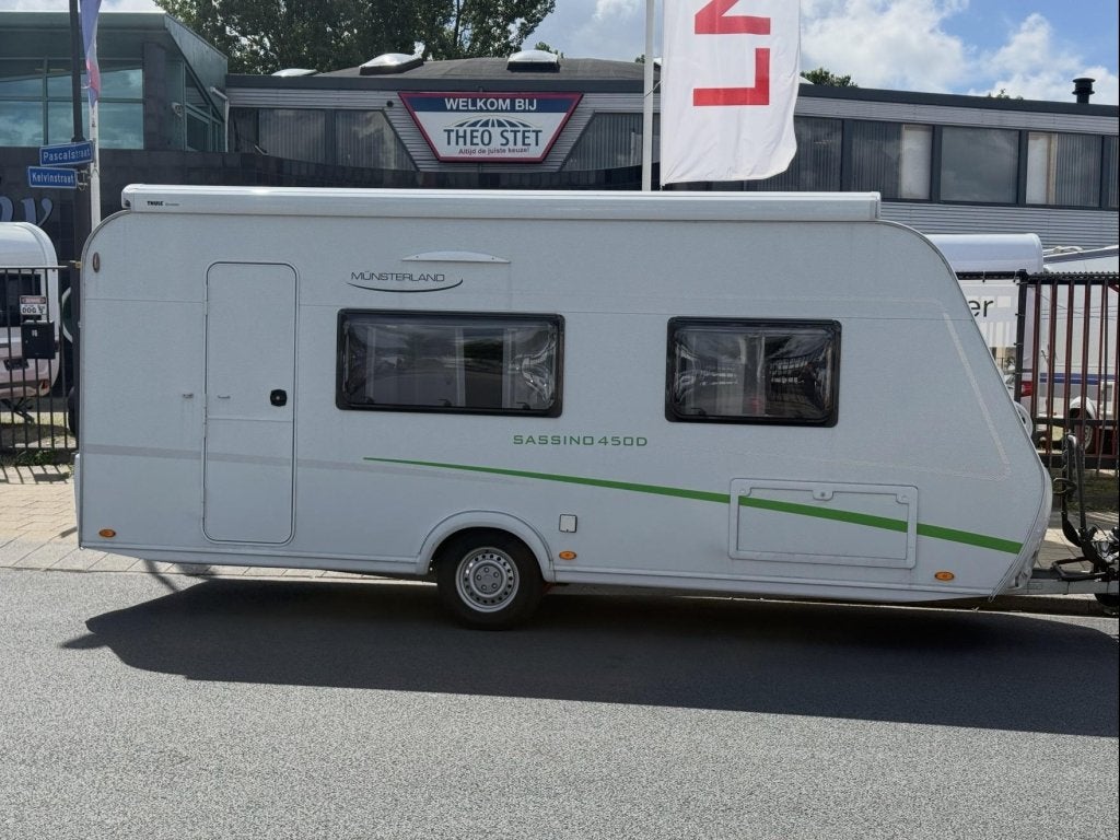 LMC Sassino 450 D Met luifel en fietsenrek ((zondag open)), Bedrijf, Treinzit, Overige typen, 5 tot 6 meter