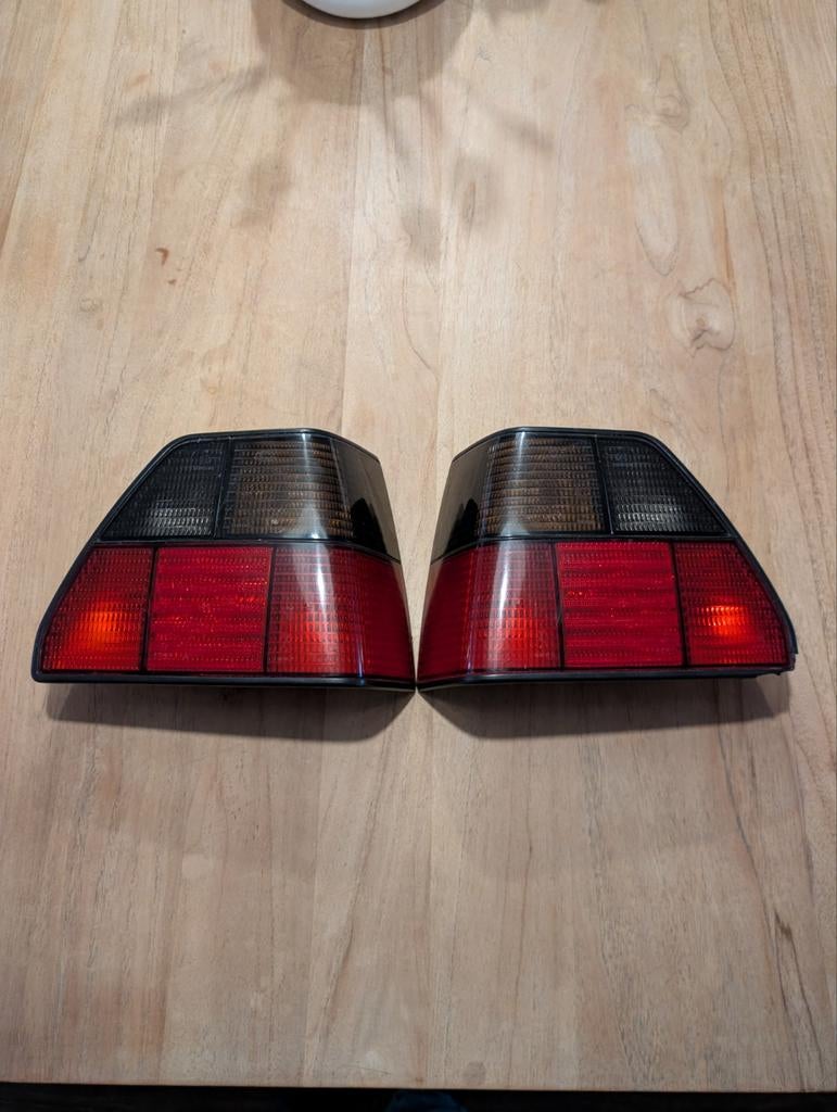 Orginele zwarte Hella achterlichten Volkswagen Golf MK2, Ophalen of Verzenden, Gebruikt, Volkswagen