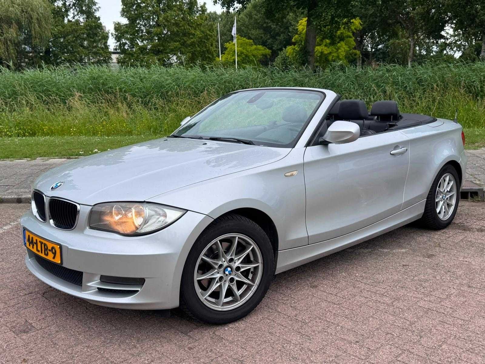 BMW 118i Cabrio High Executive automaat* 44-LTB-9, Auto's, BMW, Euro 5, Achterwielaandrijving, Cabriolet, 4 stoelen
