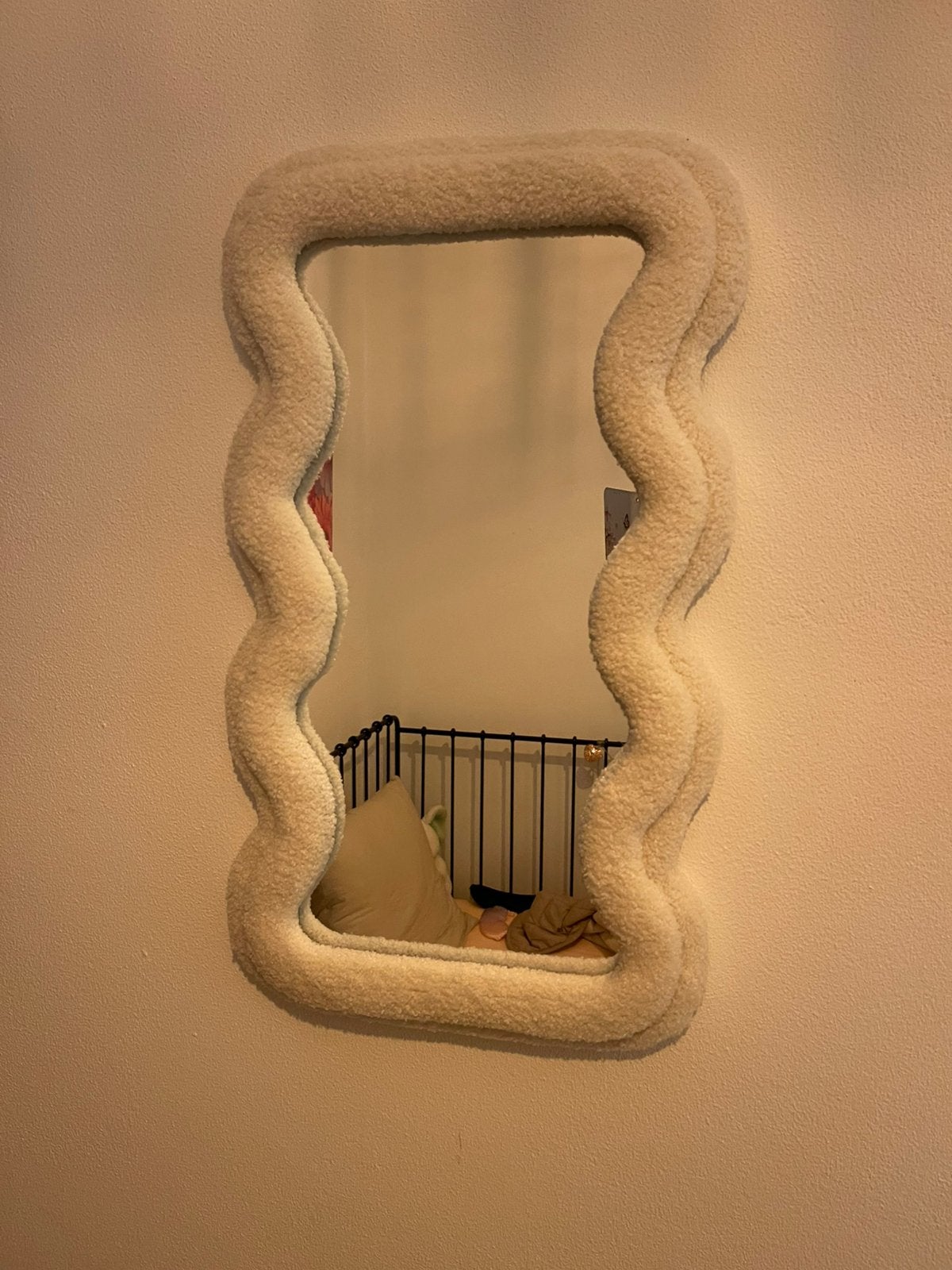 Leuke fluffy spiegel, Ophalen, Minder dan 50 cm, Zo goed als nieuw, Minder dan 100 cm